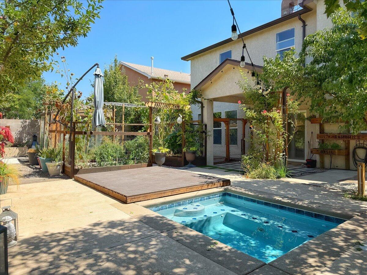 3043 LOGAN MEADOWS Drive NE