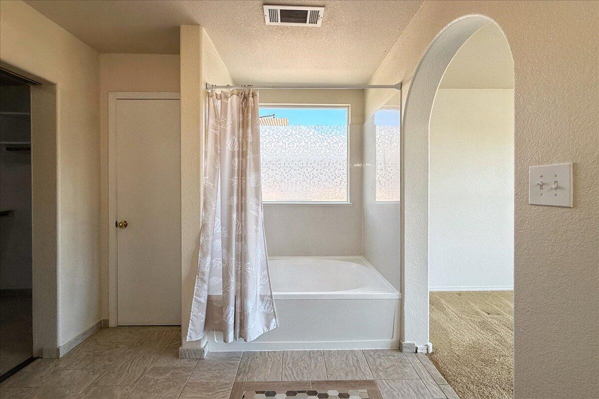 3043 LOGAN MEADOWS Drive NE