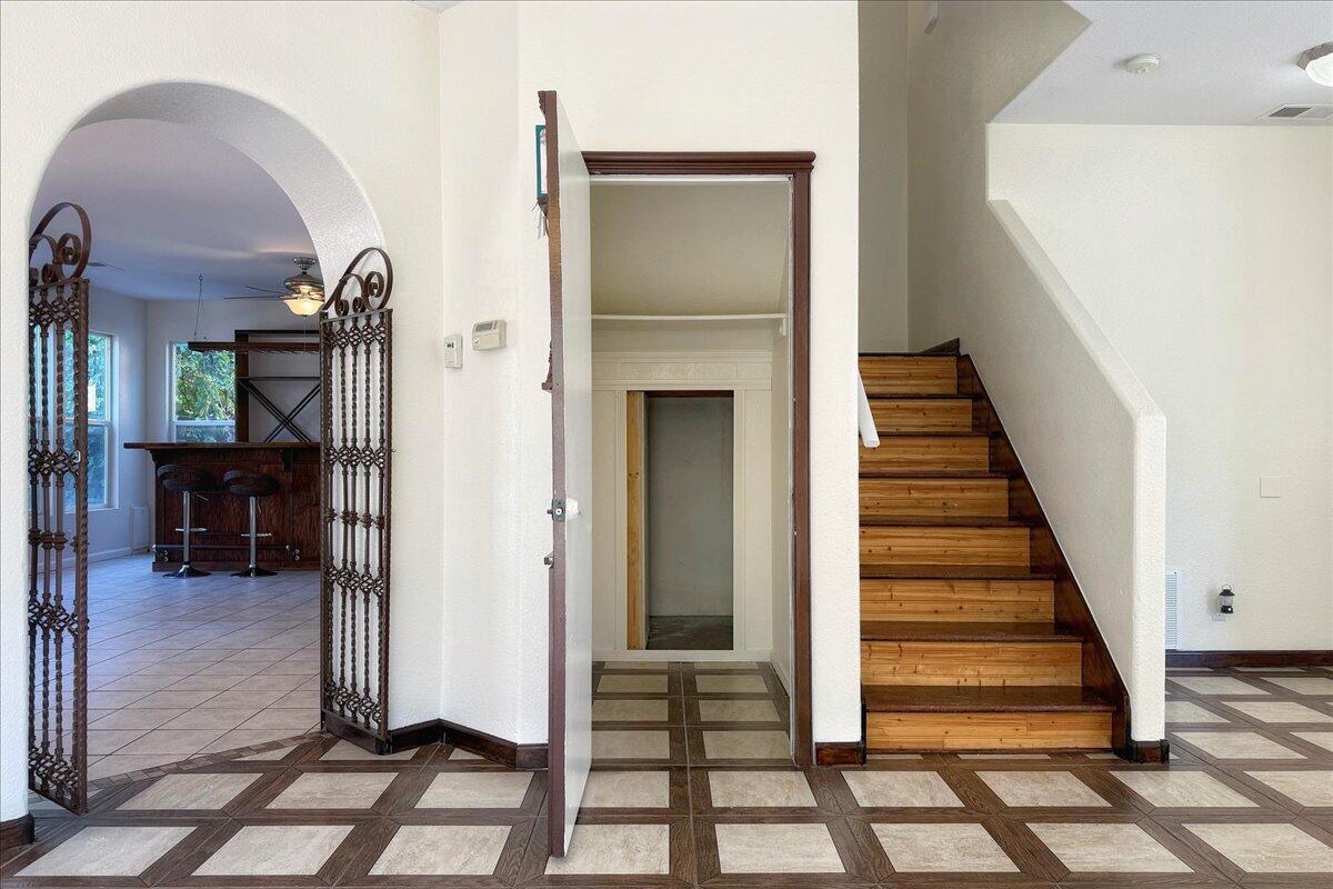 3043 LOGAN MEADOWS Drive NE