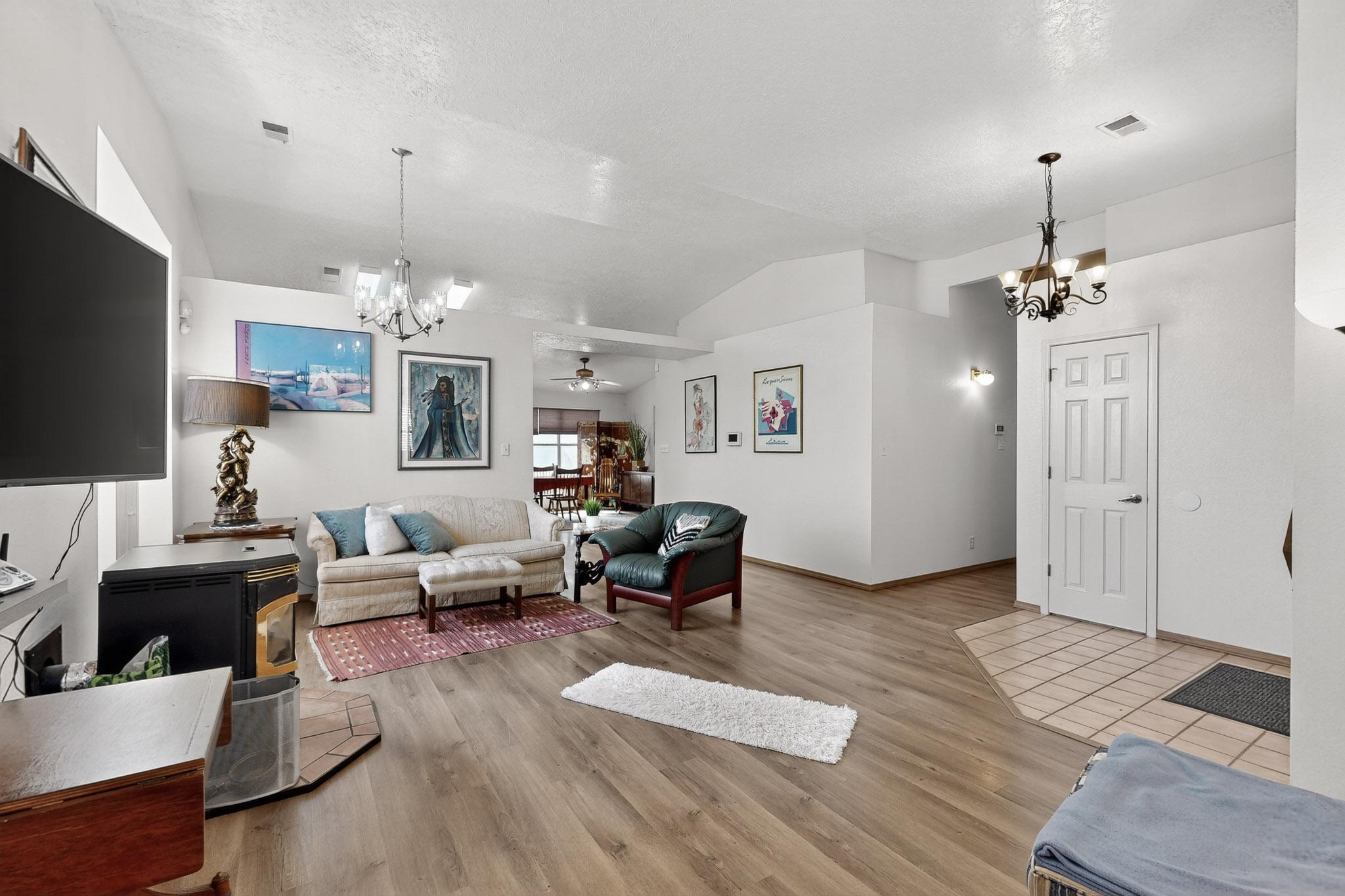 8004 CORTE DEL VIENTO NW