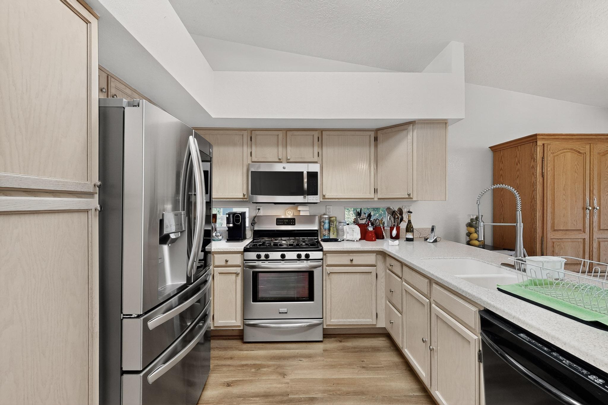 8004 CORTE DEL VIENTO NW