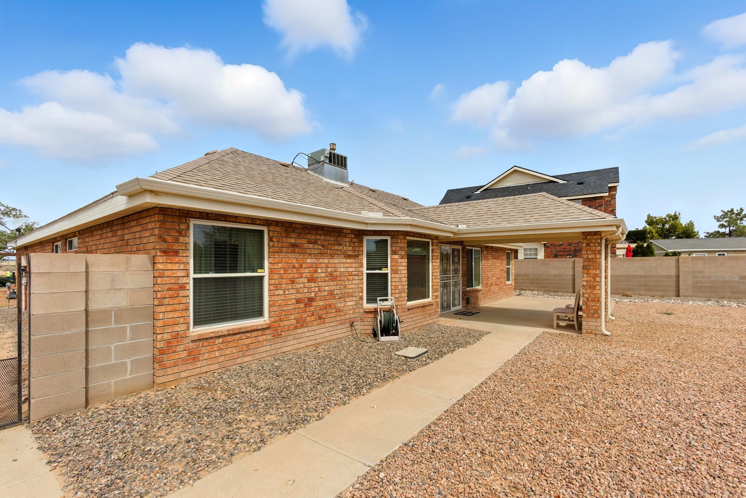 1666 LOS CERRITOS Road NW