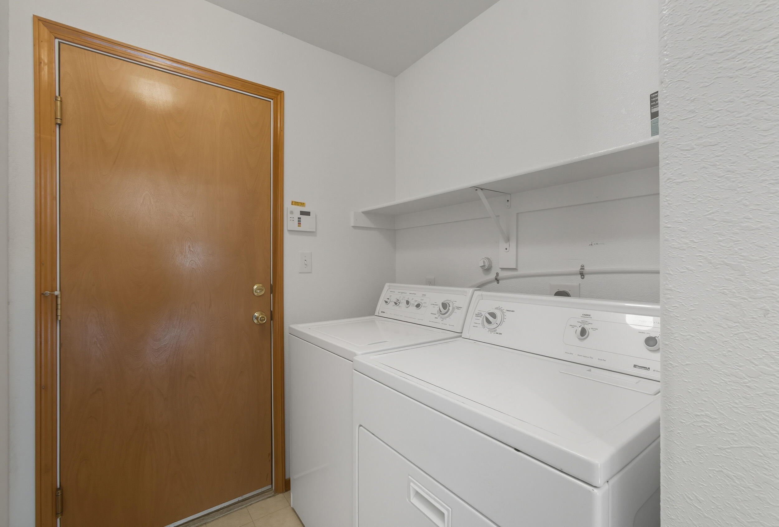 1666 LOS CERRITOS Road NW