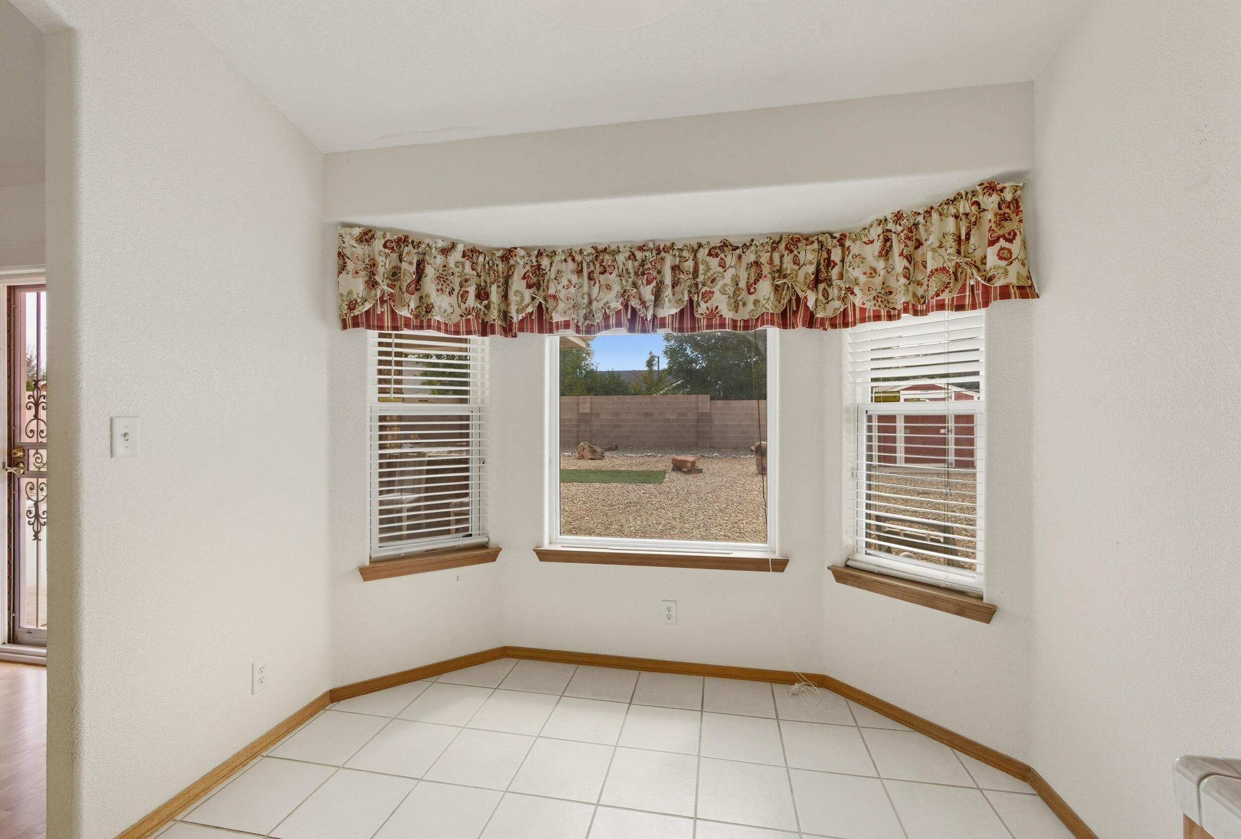 1666 LOS CERRITOS Road NW