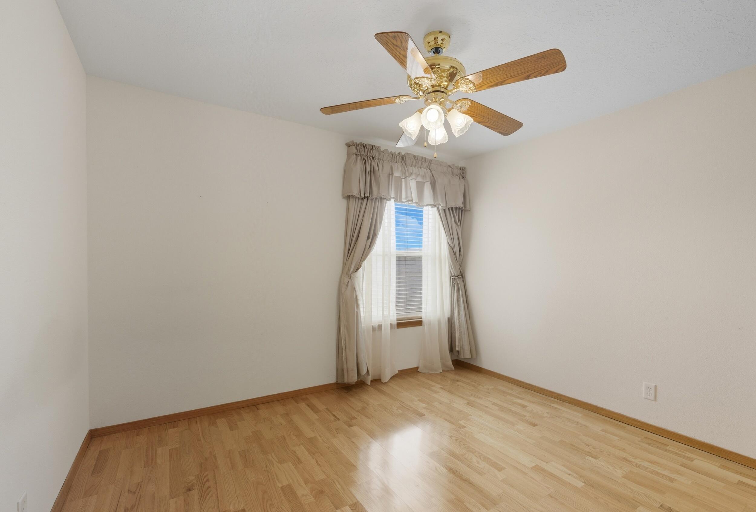 1666 LOS CERRITOS Road NW