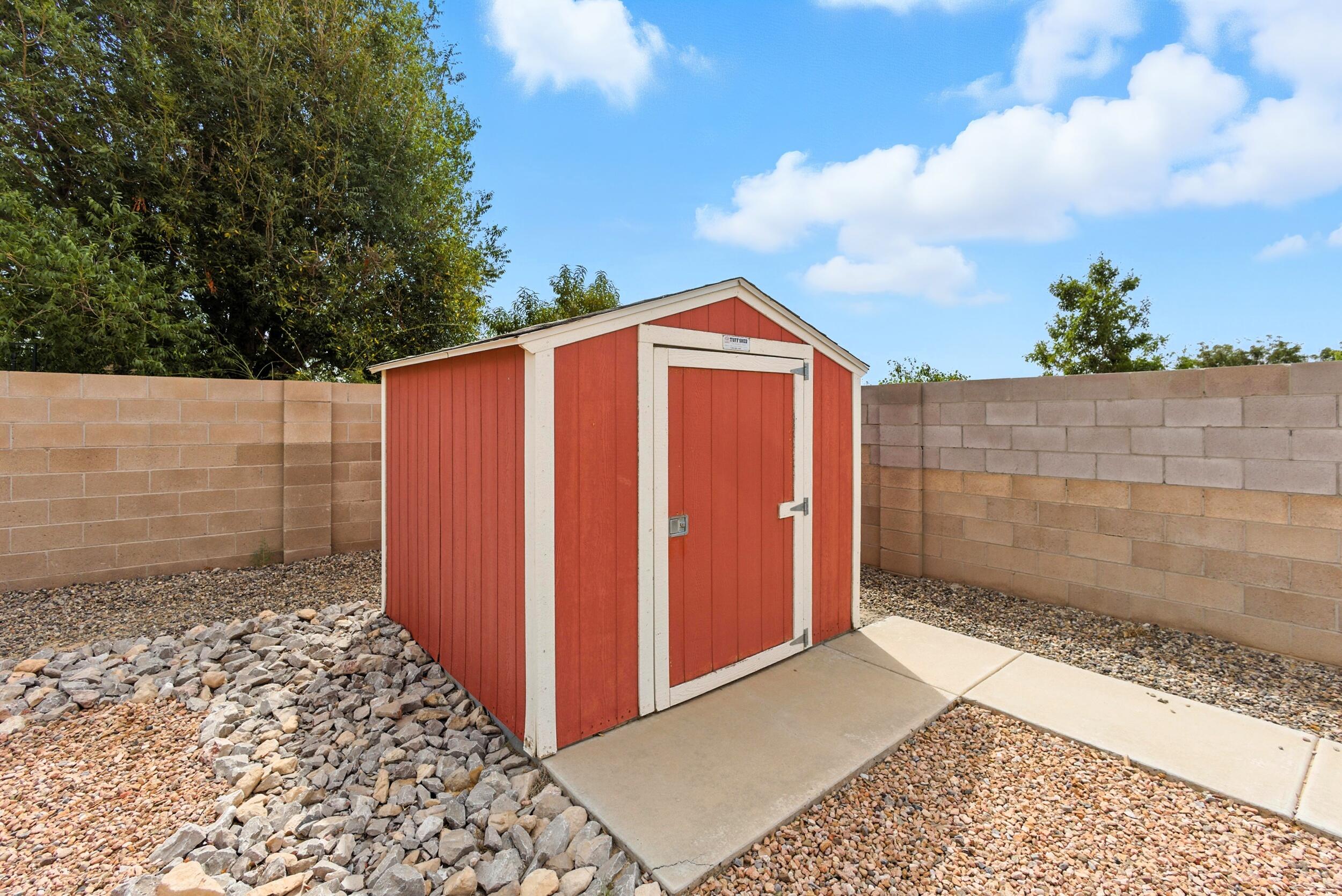 1666 LOS CERRITOS Road NW