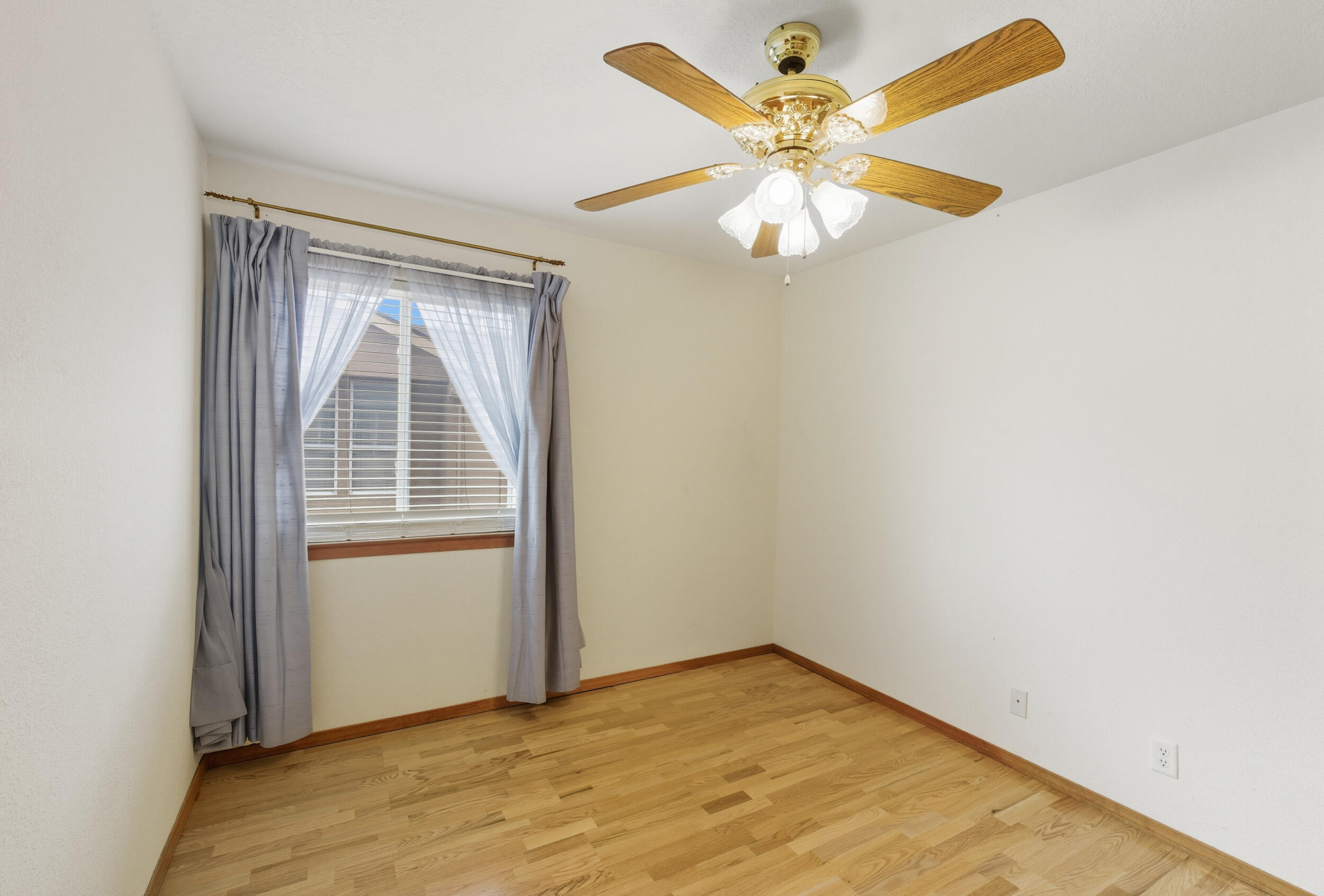 1666 LOS CERRITOS Road NW