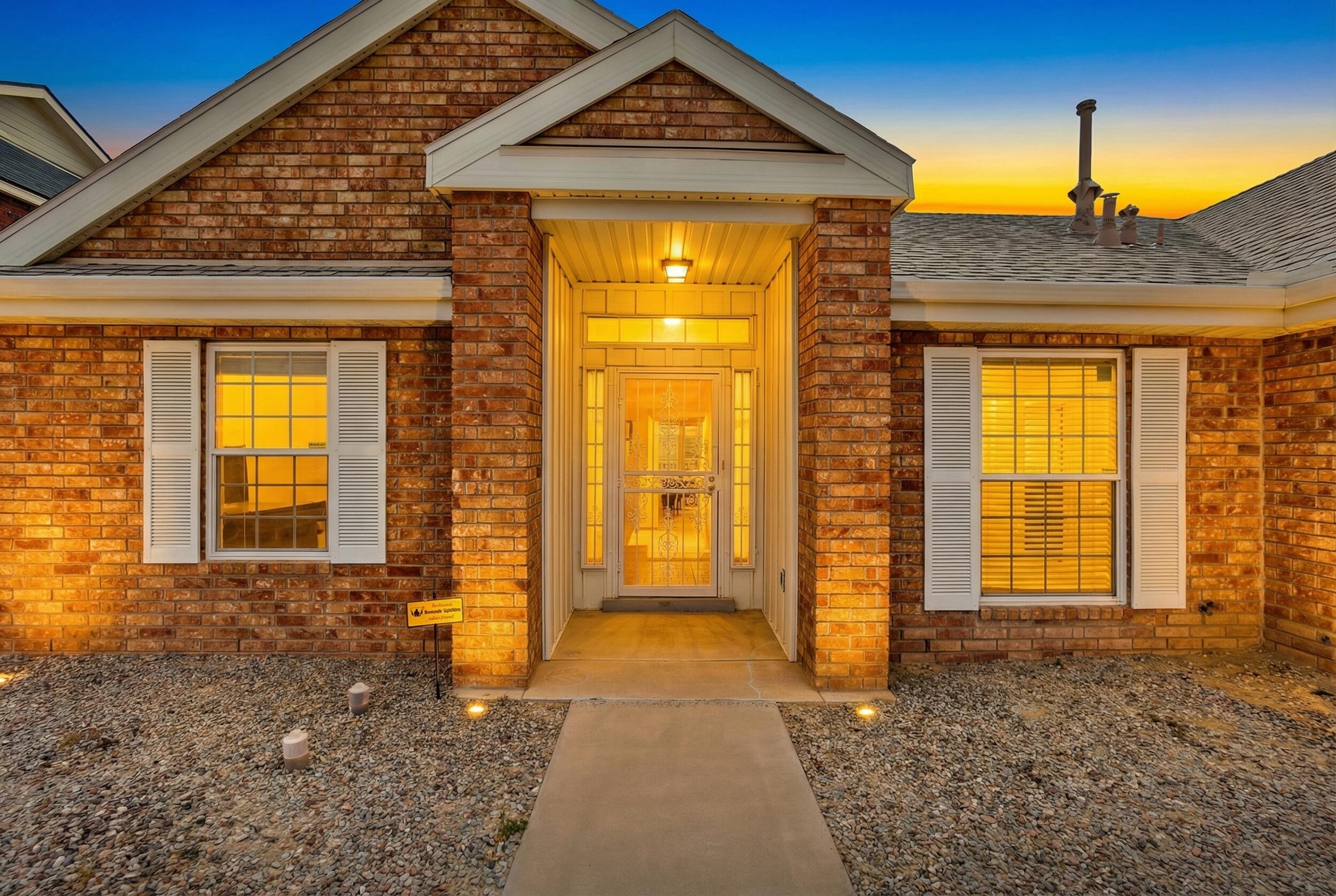 1666 LOS CERRITOS Road NW