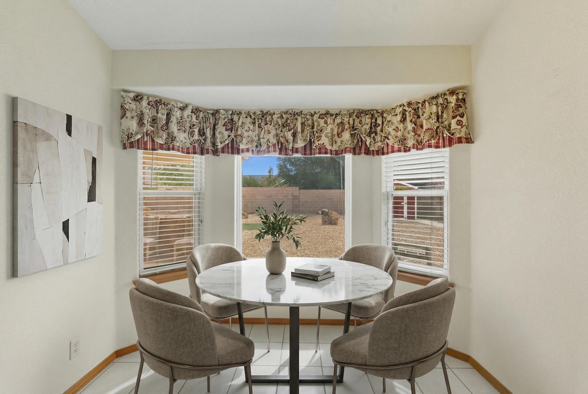 1666 LOS CERRITOS Road NW