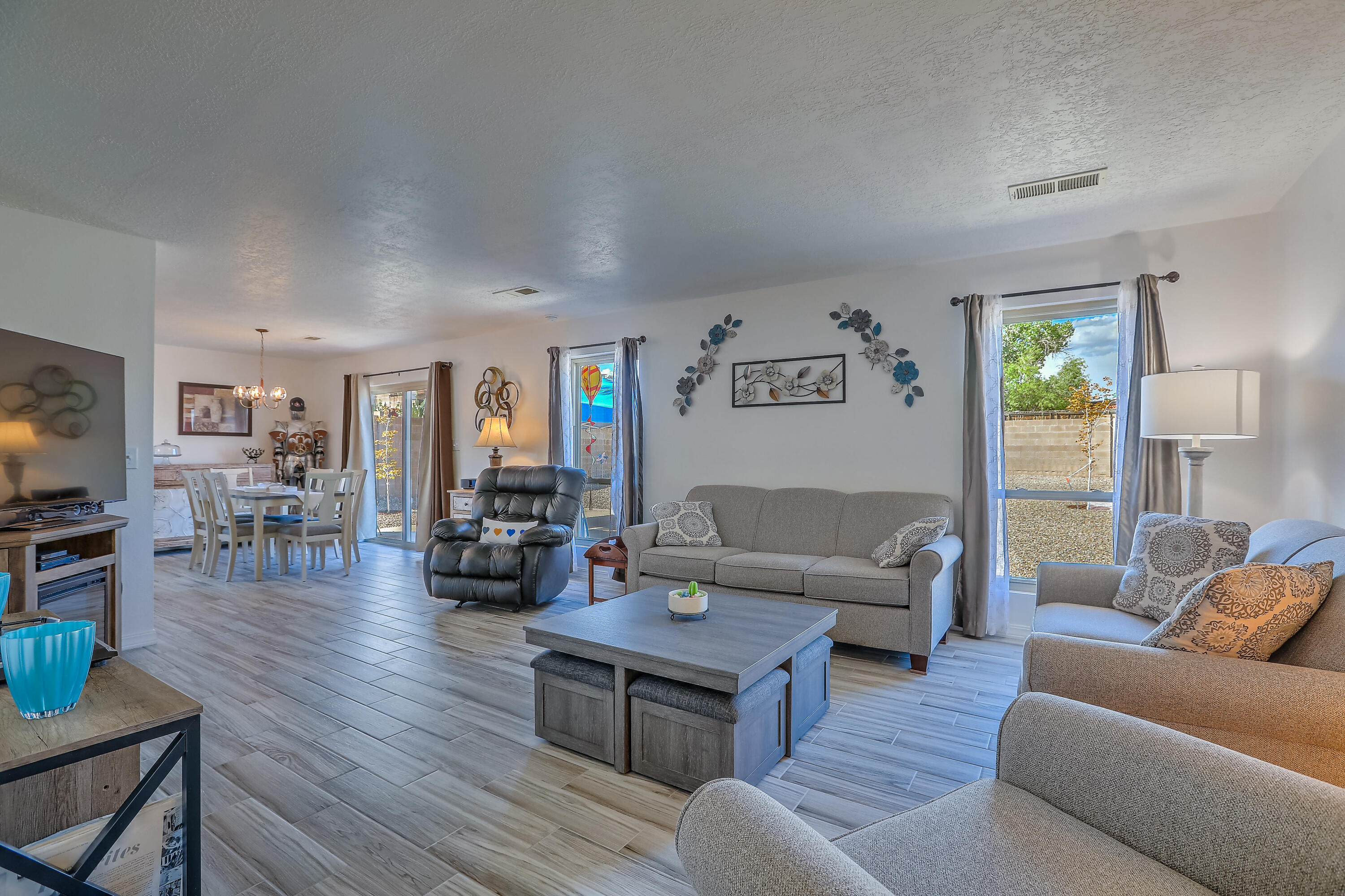 4405 PUMICE Drive NE