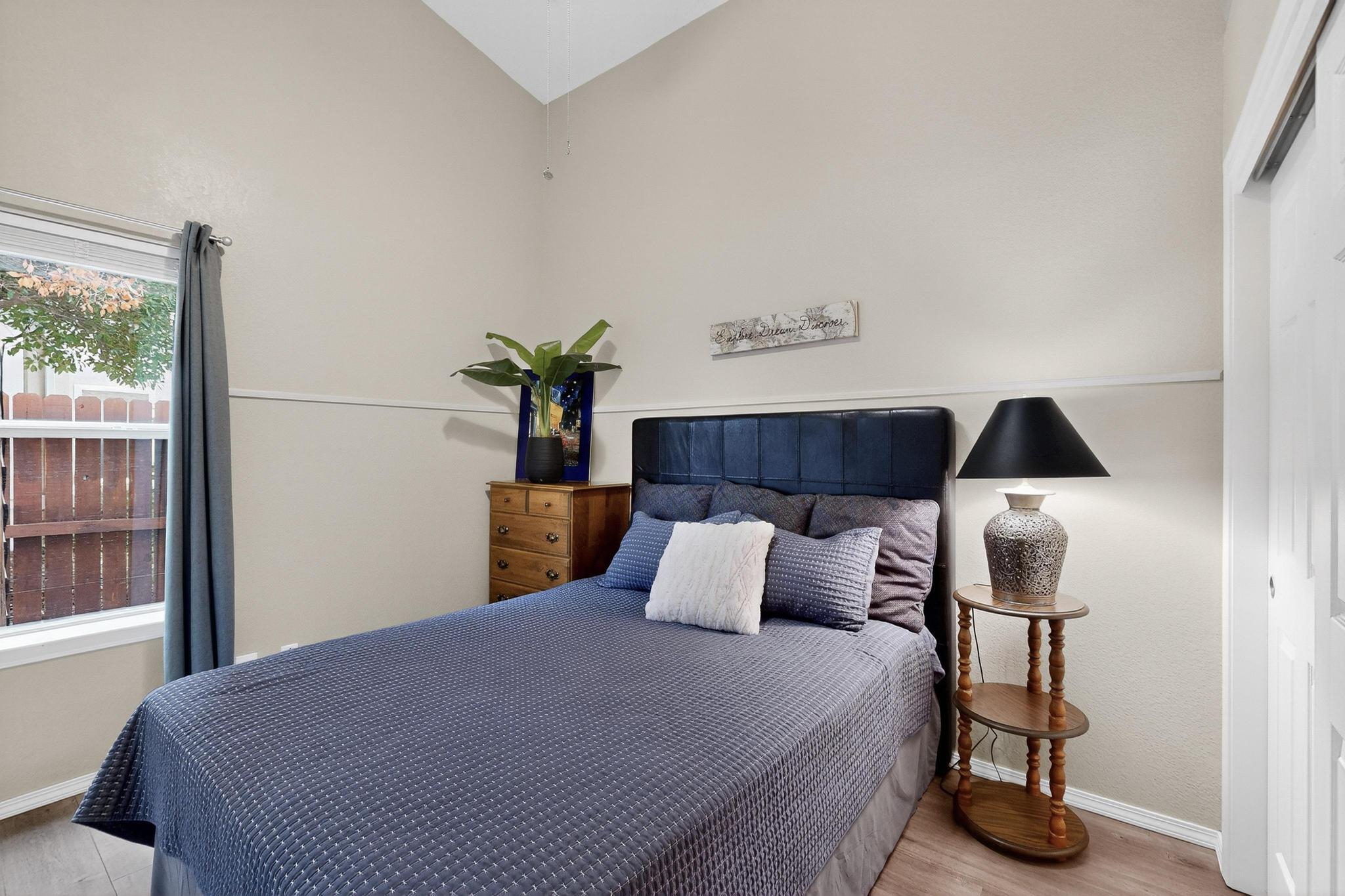 6705 MESA SOLANA Place NW