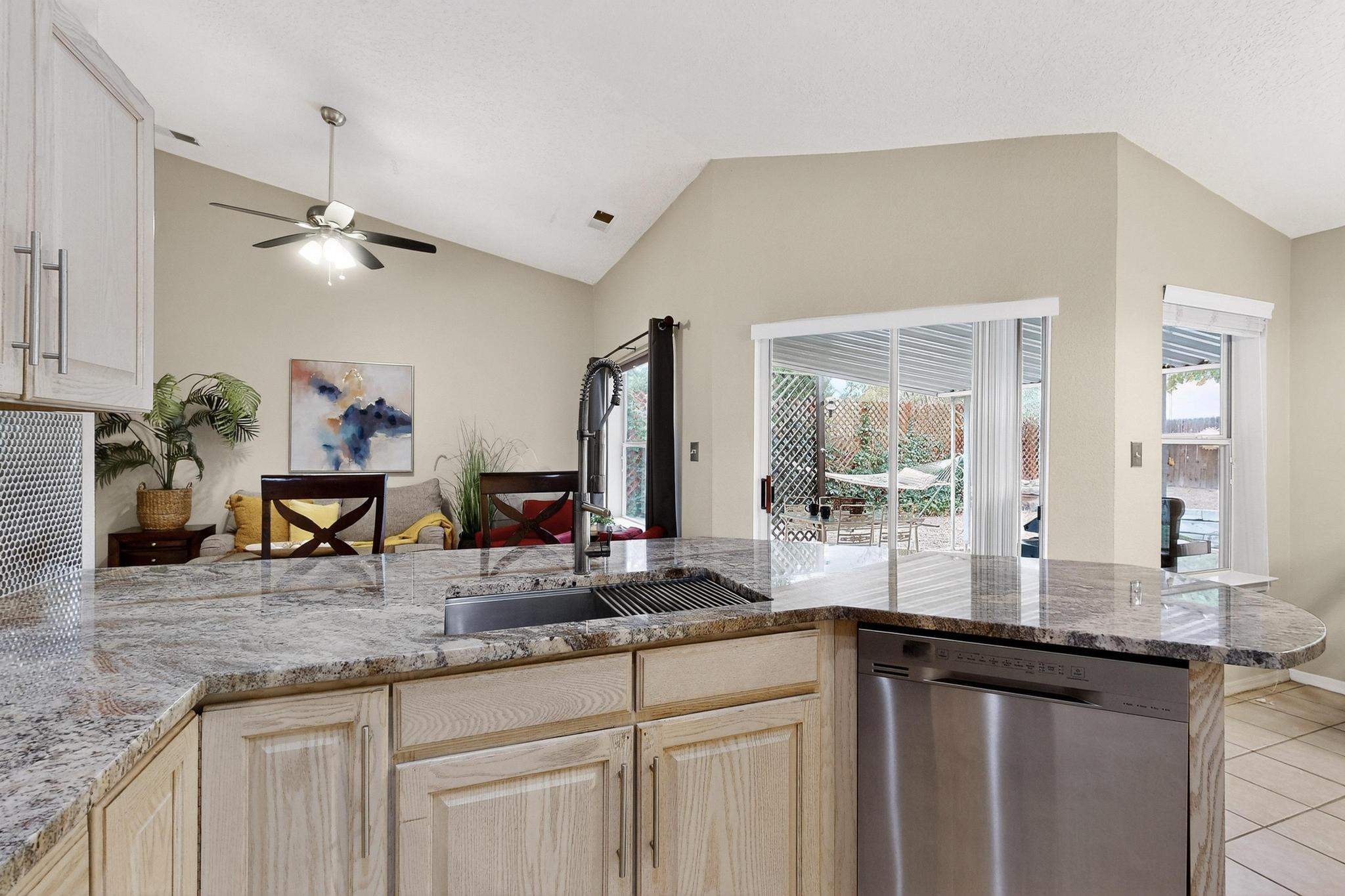 6705 MESA SOLANA Place NW