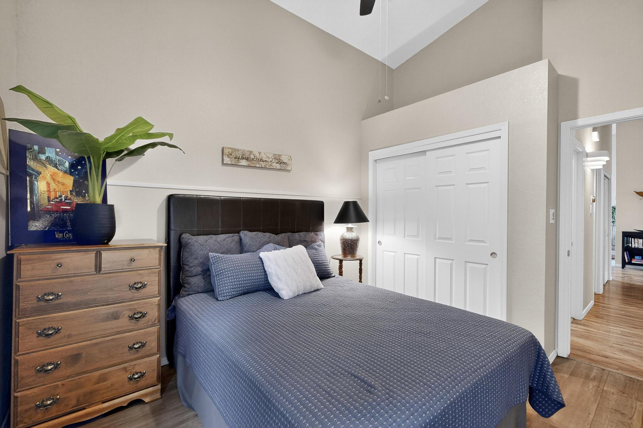 6705 MESA SOLANA Place NW