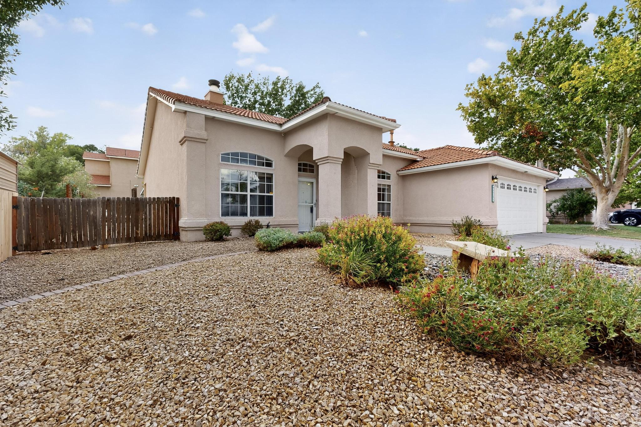 6705 MESA SOLANA Place NW