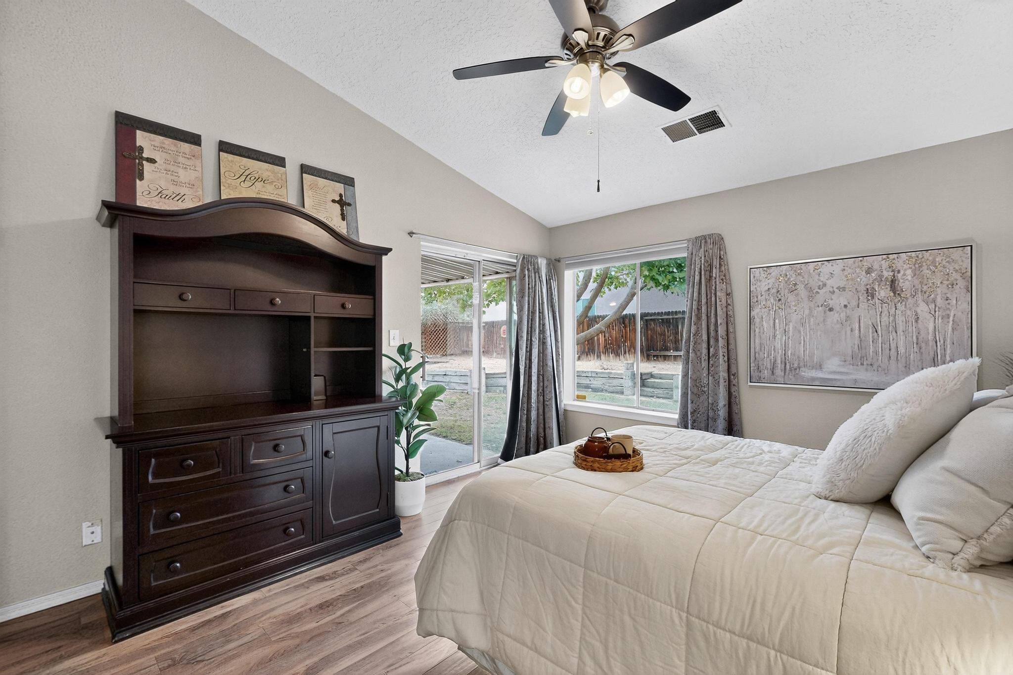 6705 MESA SOLANA Place NW