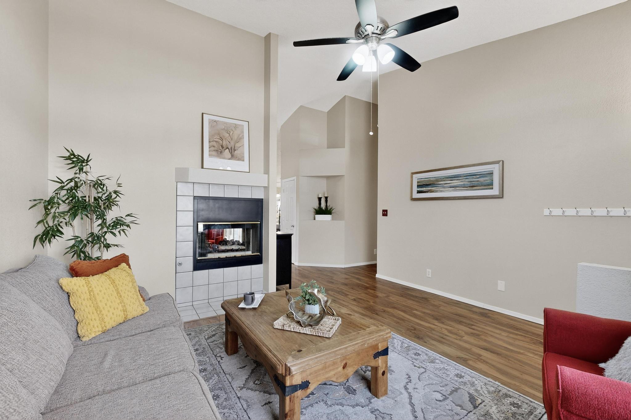 6705 MESA SOLANA Place NW