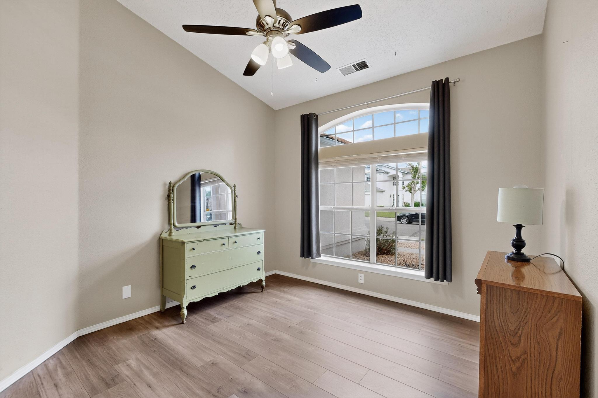 6705 MESA SOLANA Place NW