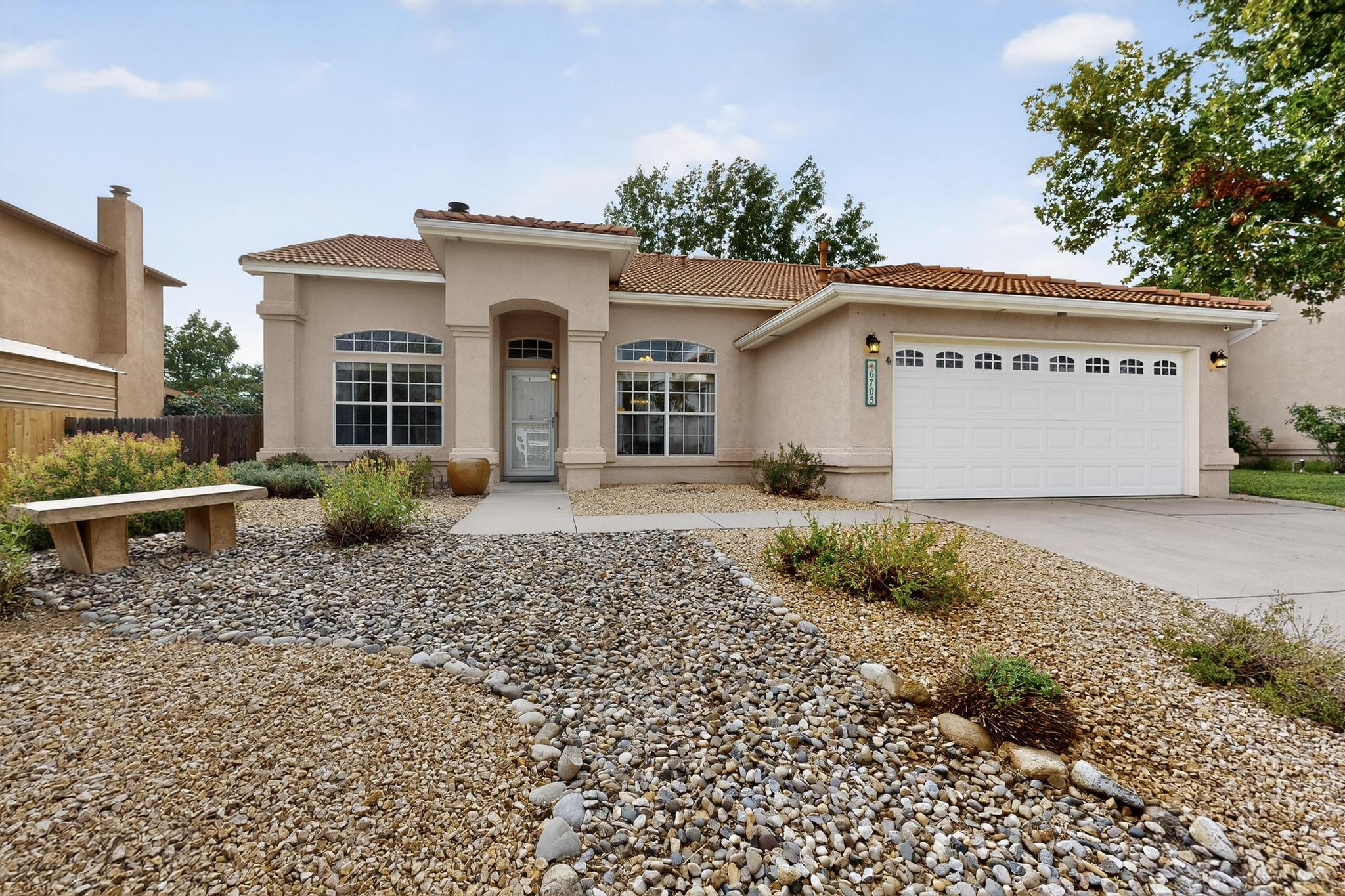 6705 MESA SOLANA Place NW
