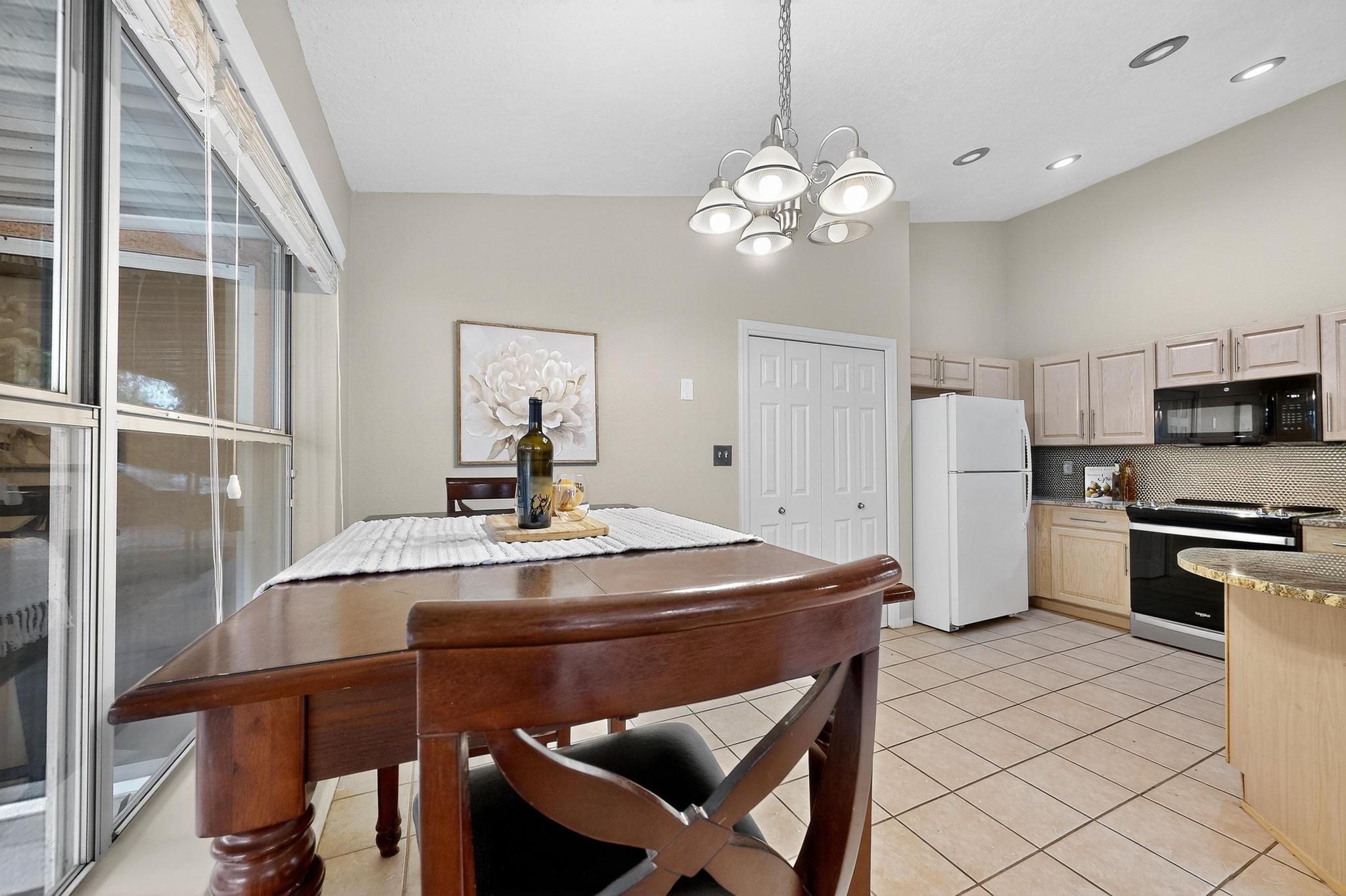 6705 MESA SOLANA Place NW