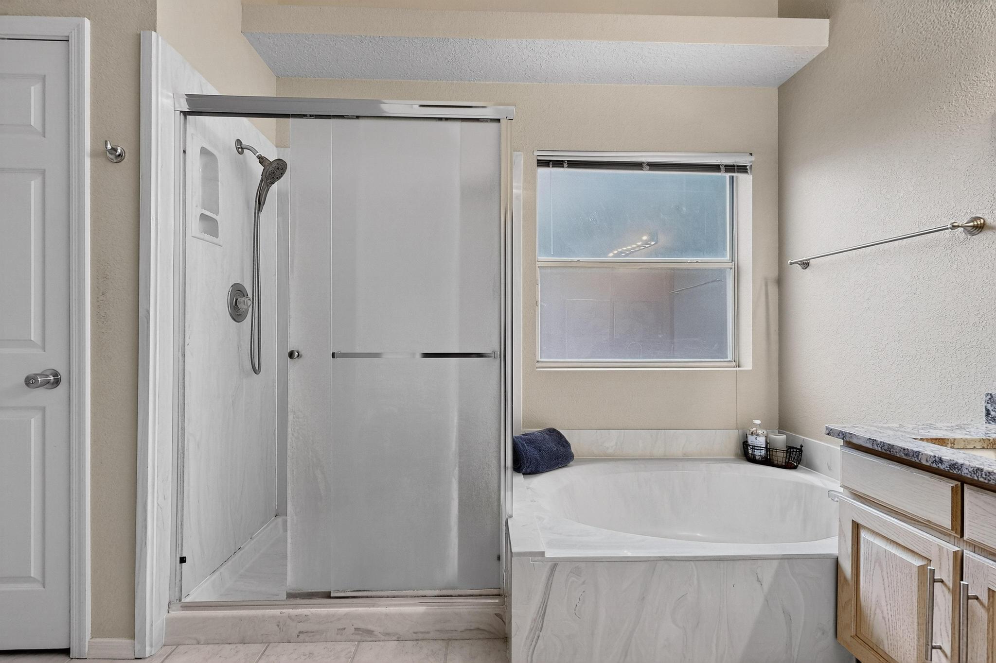 6705 MESA SOLANA Place NW