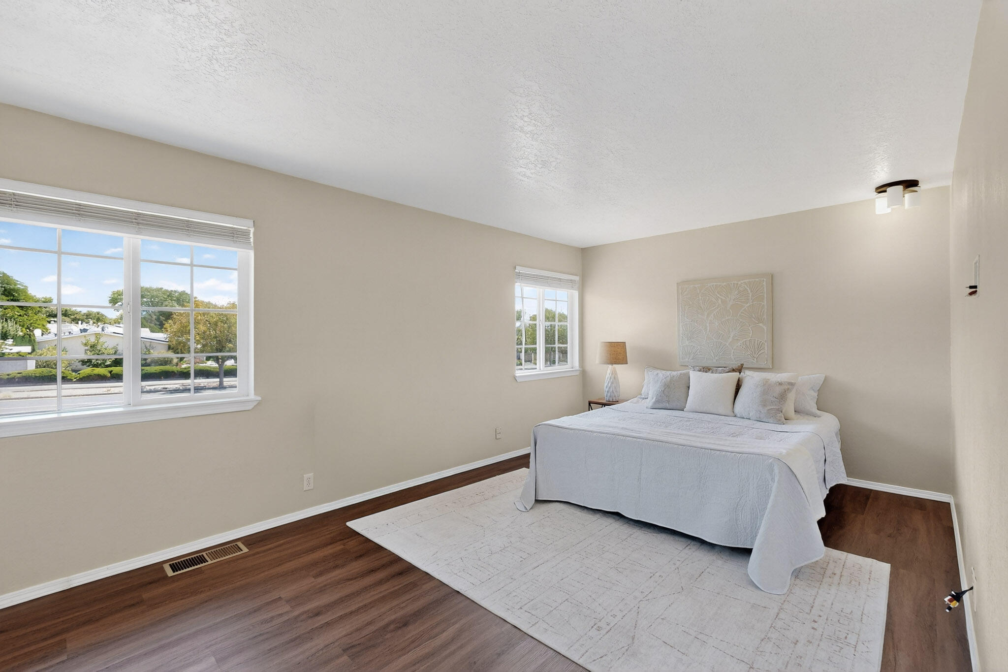 6116 DUNGAN Street NE