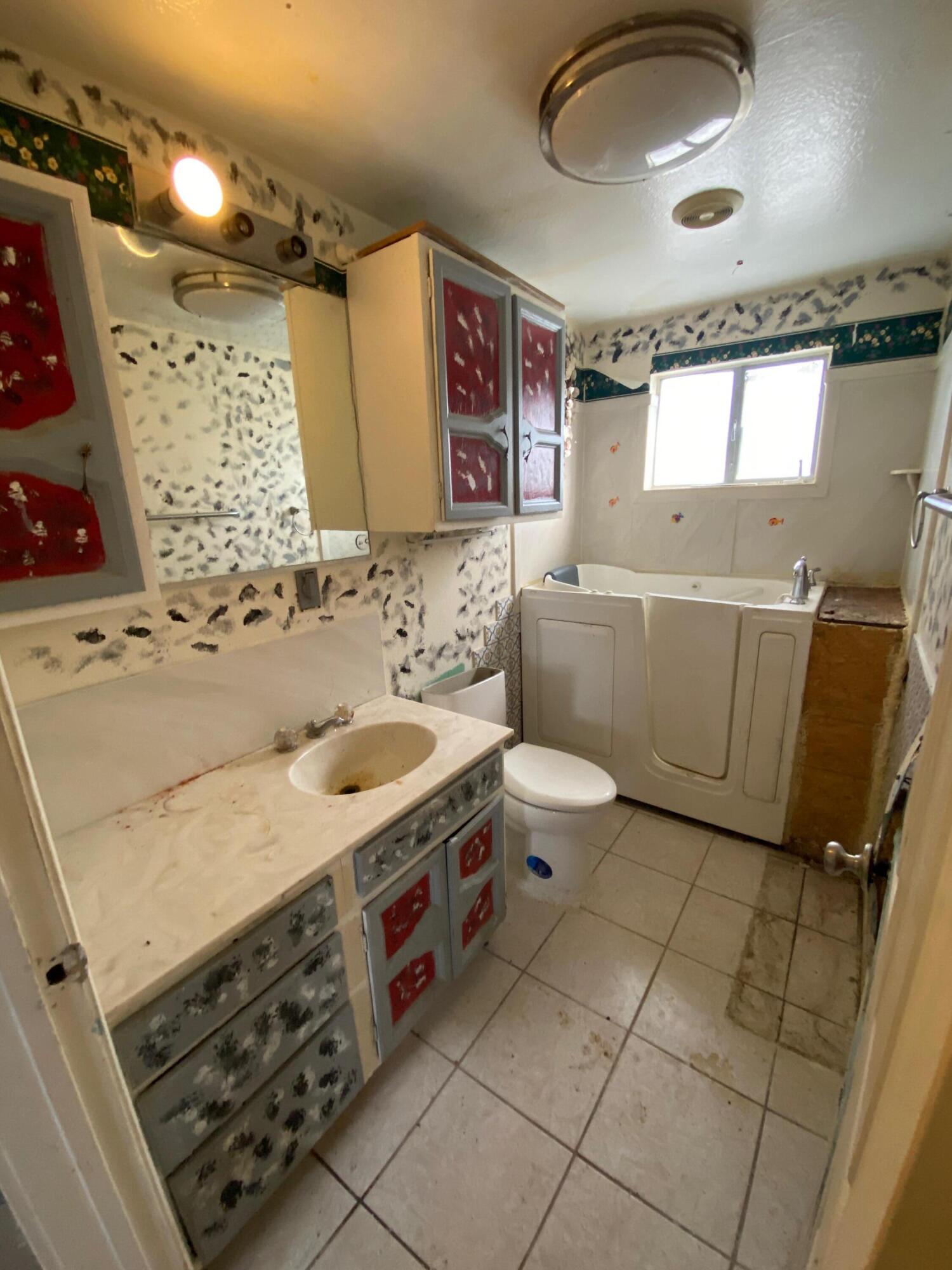 10429 SAN JACINTO Avenue NE