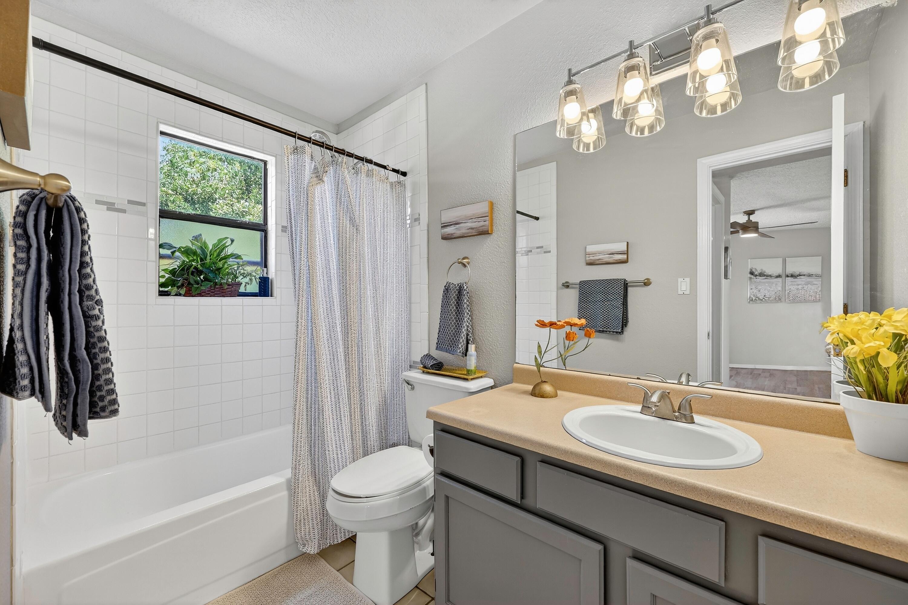 9505 COMANCHE Road NE