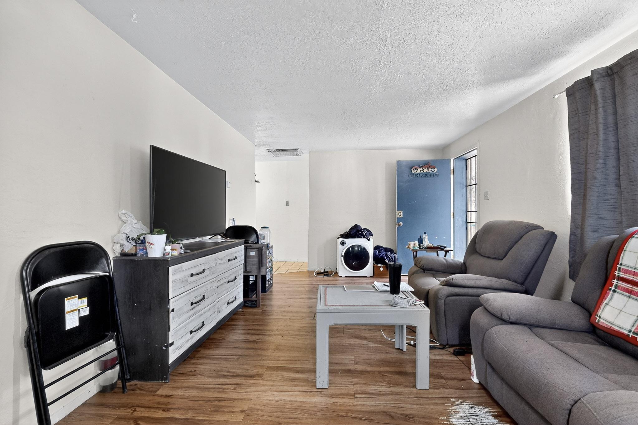 2833 HERMOSA Drive NE