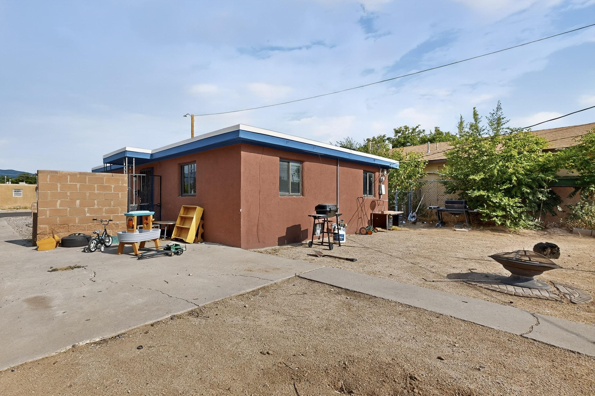 2833 HERMOSA Drive NE