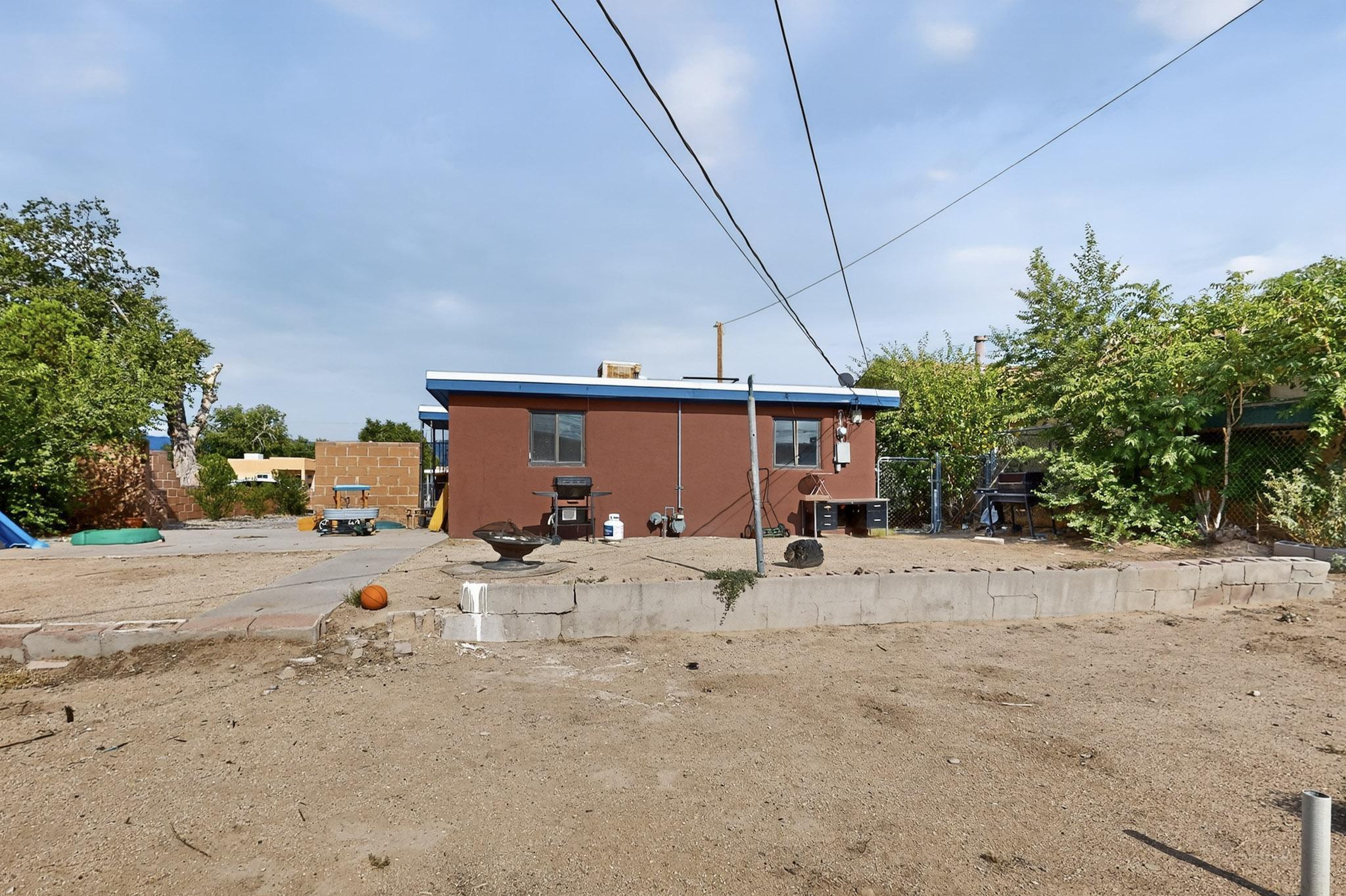 2833 HERMOSA Drive NE