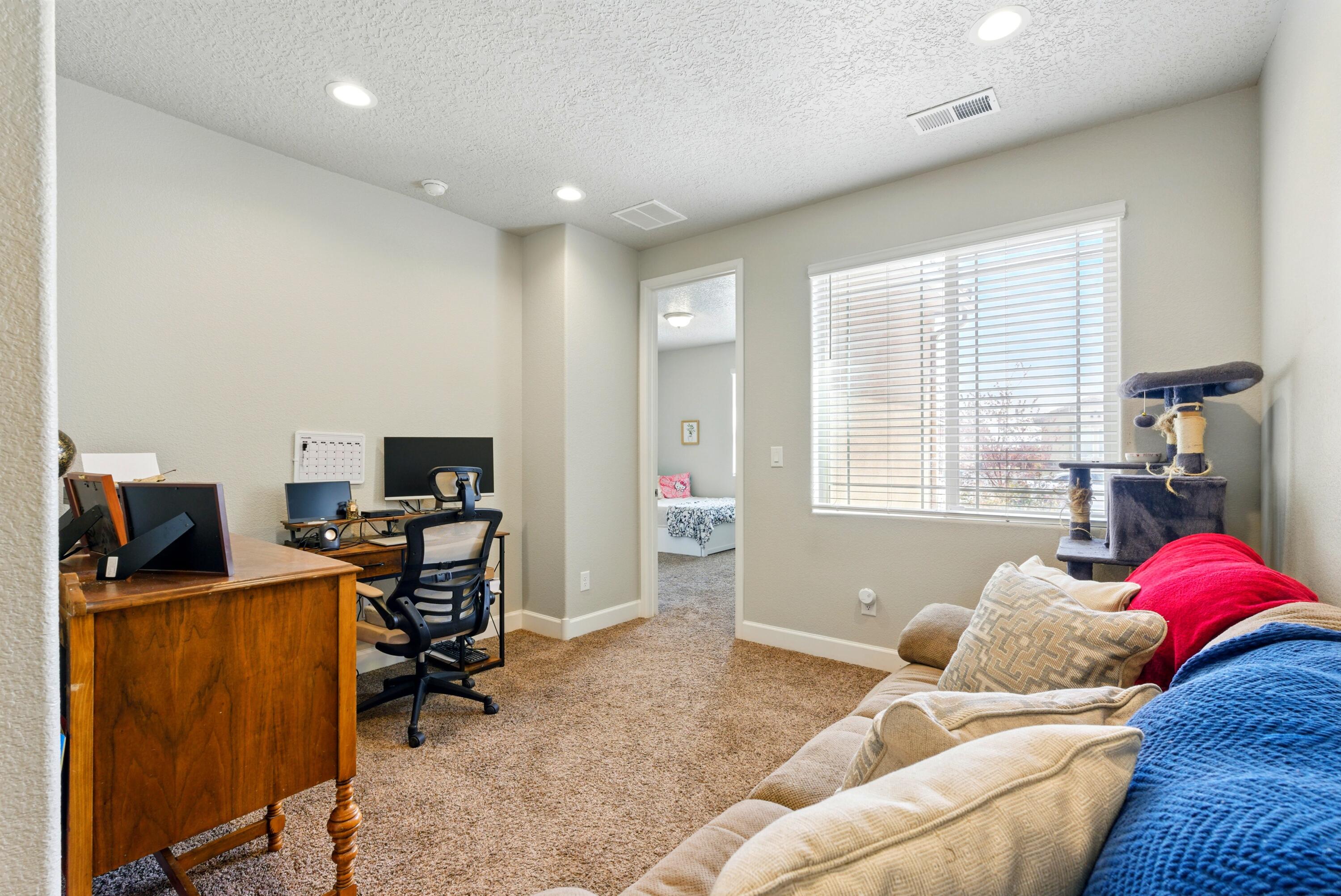 4529 SKYLINE Loop NE