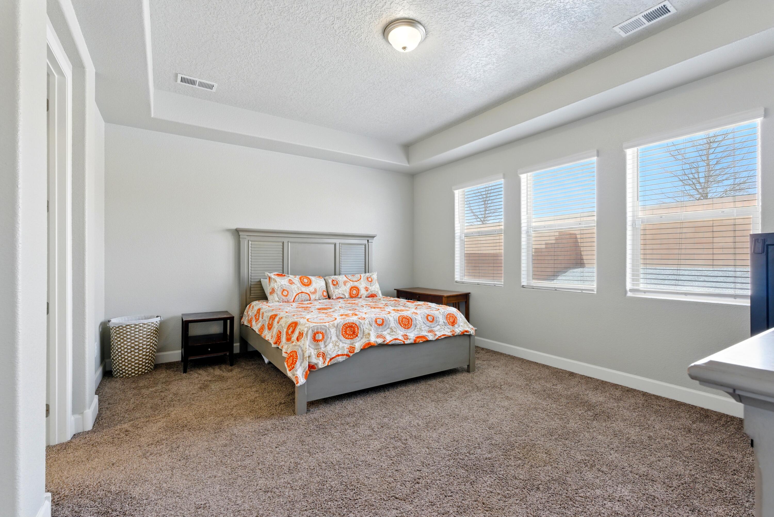 4529 SKYLINE Loop NE