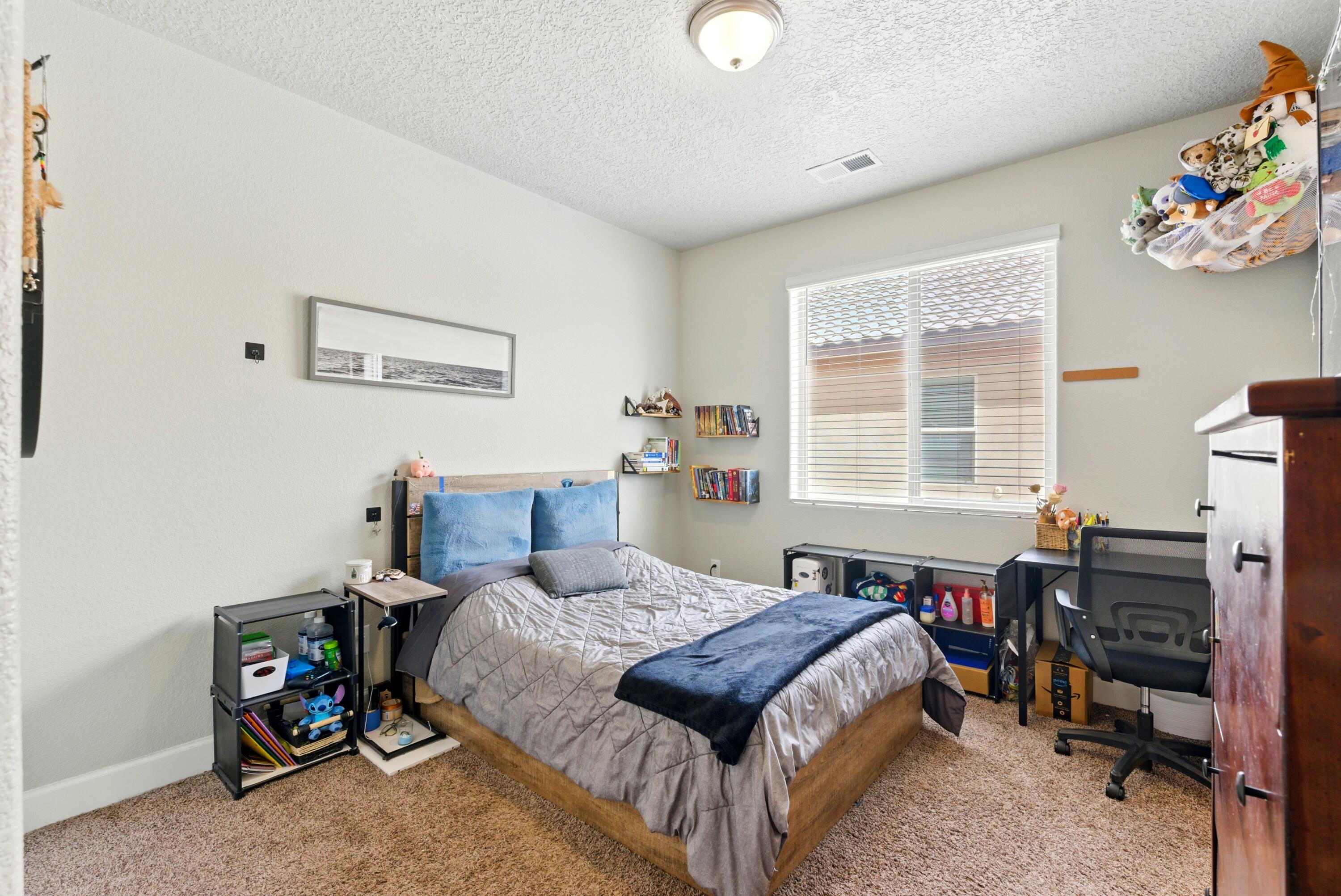 4529 SKYLINE Loop NE