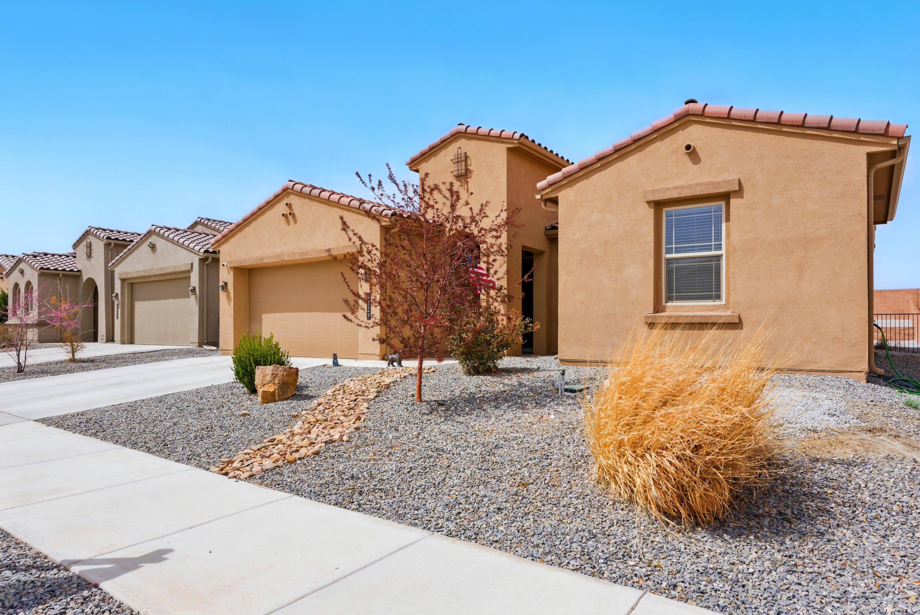 4529 SKYLINE Loop NE