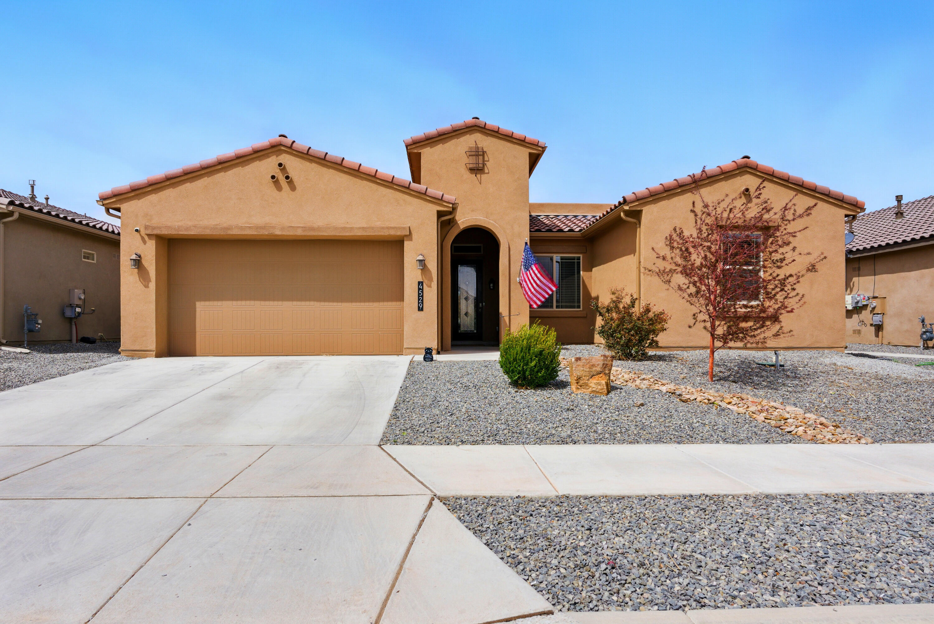 4529 SKYLINE Loop NE