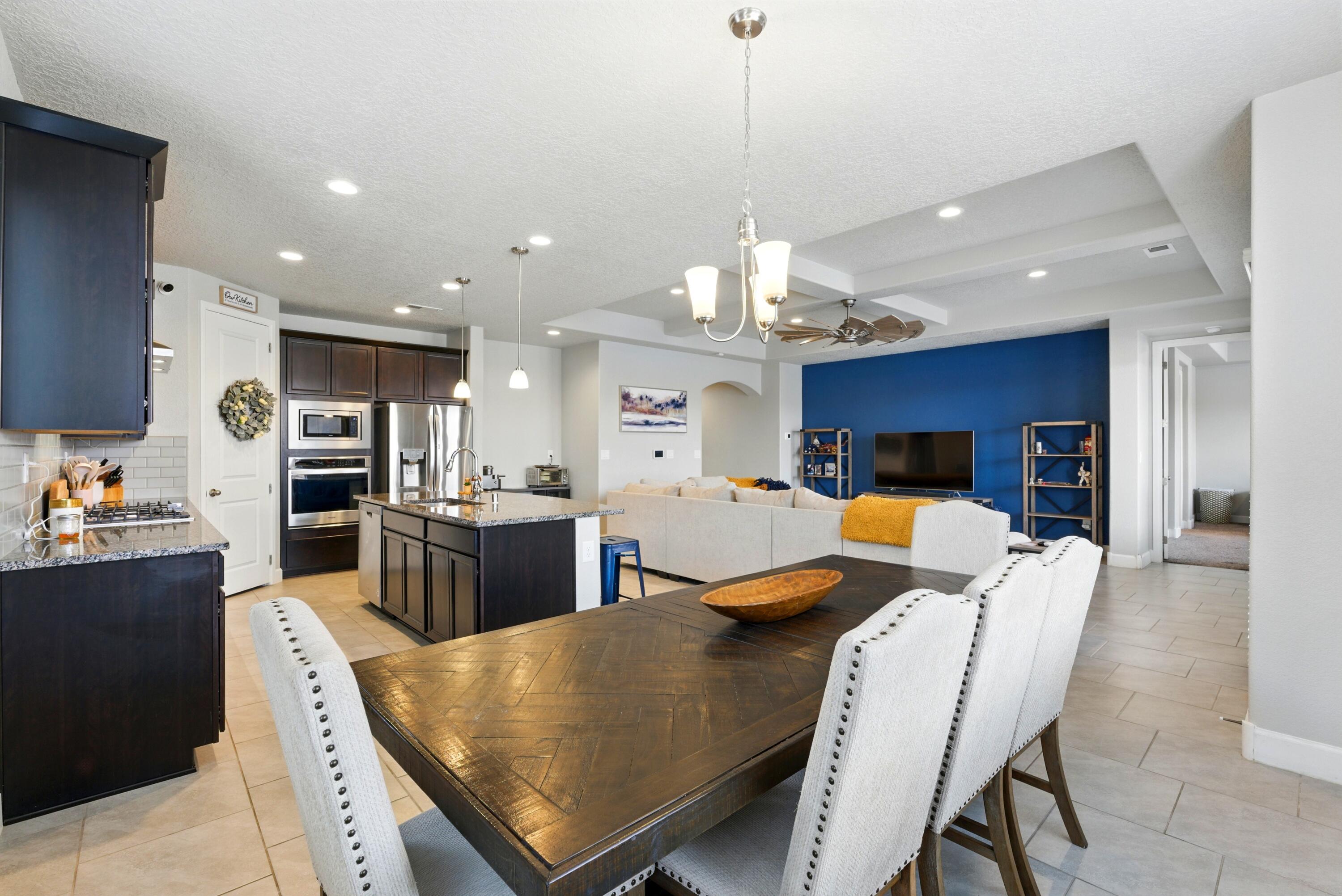 4529 SKYLINE Loop NE