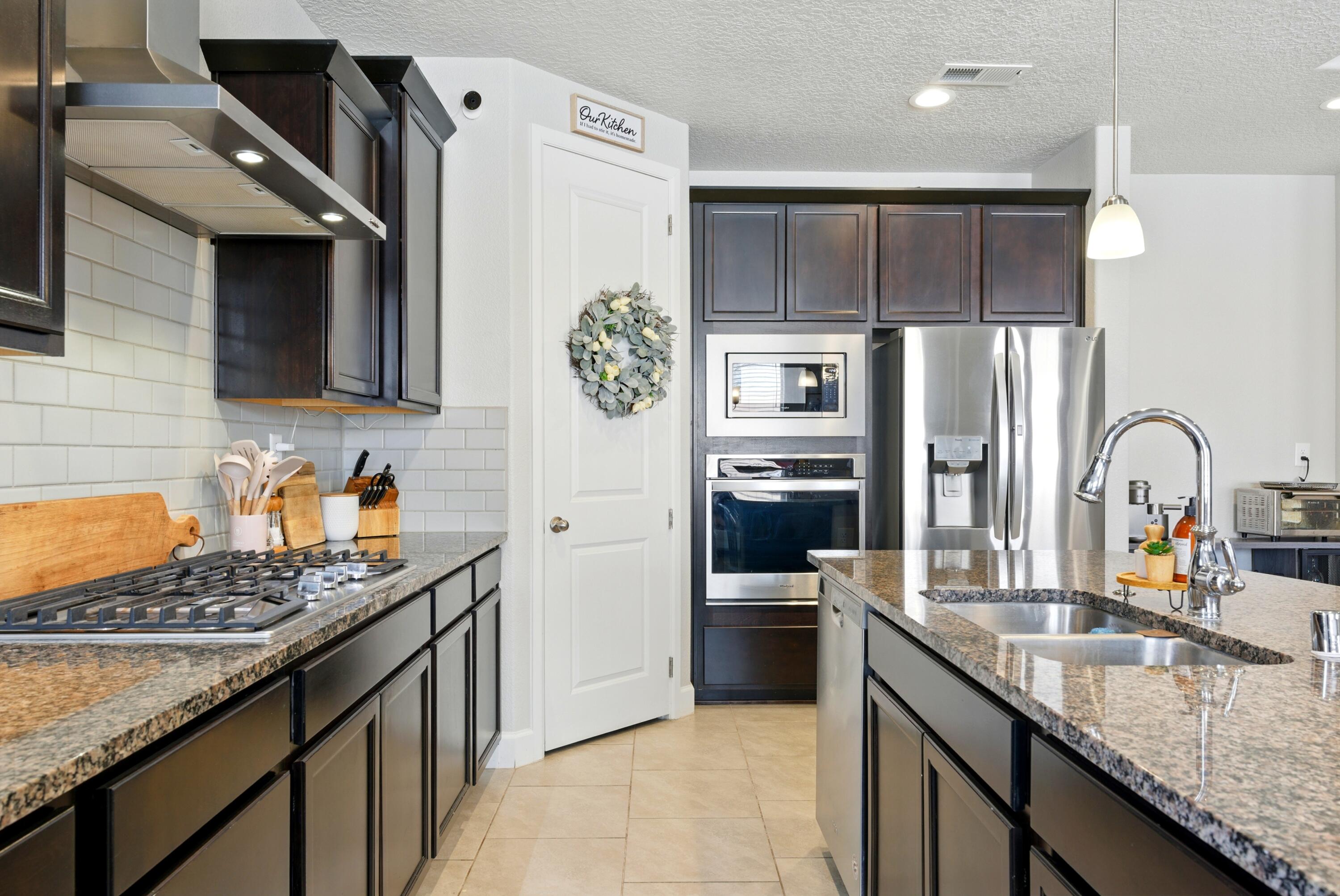 4529 SKYLINE Loop NE