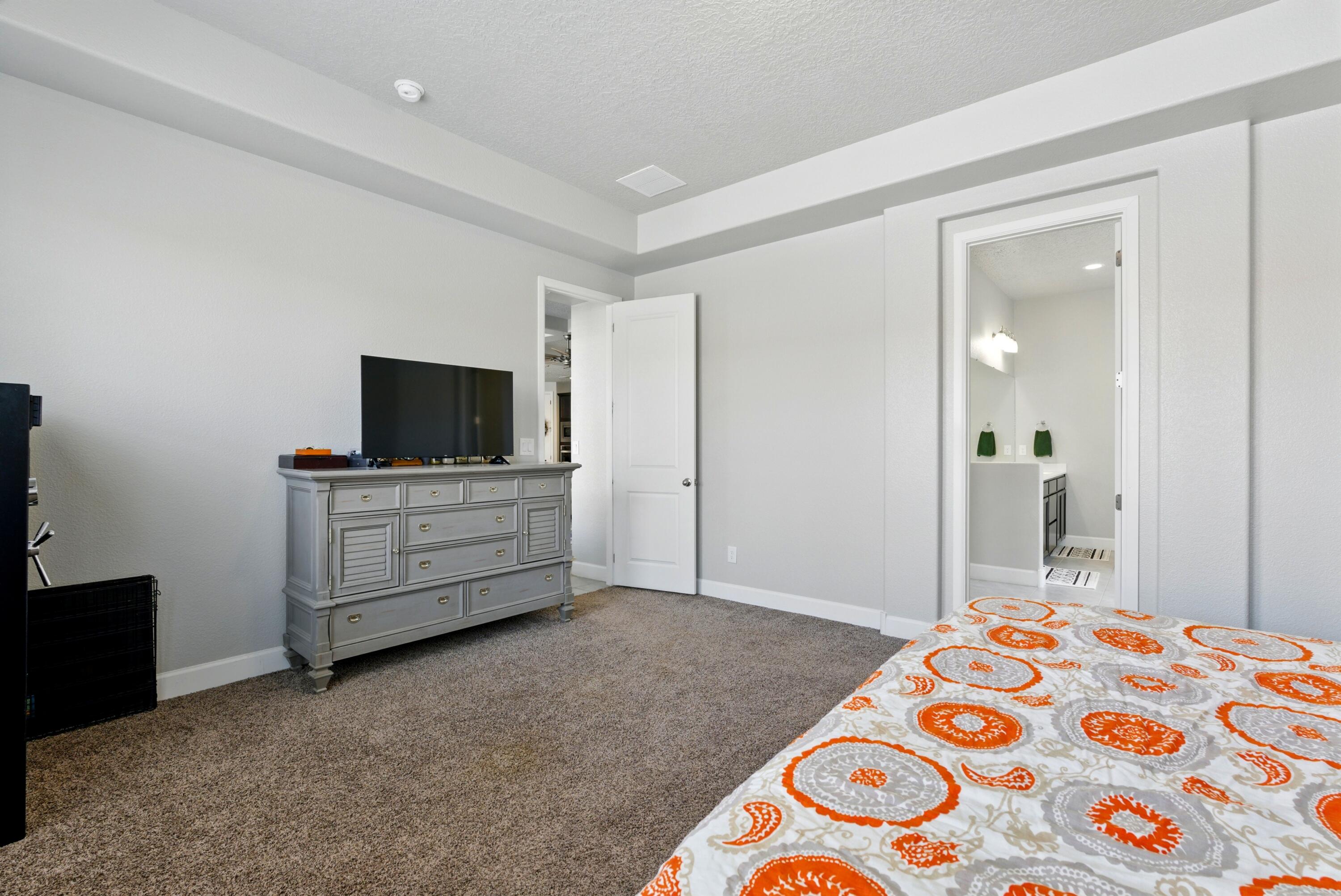 4529 SKYLINE Loop NE