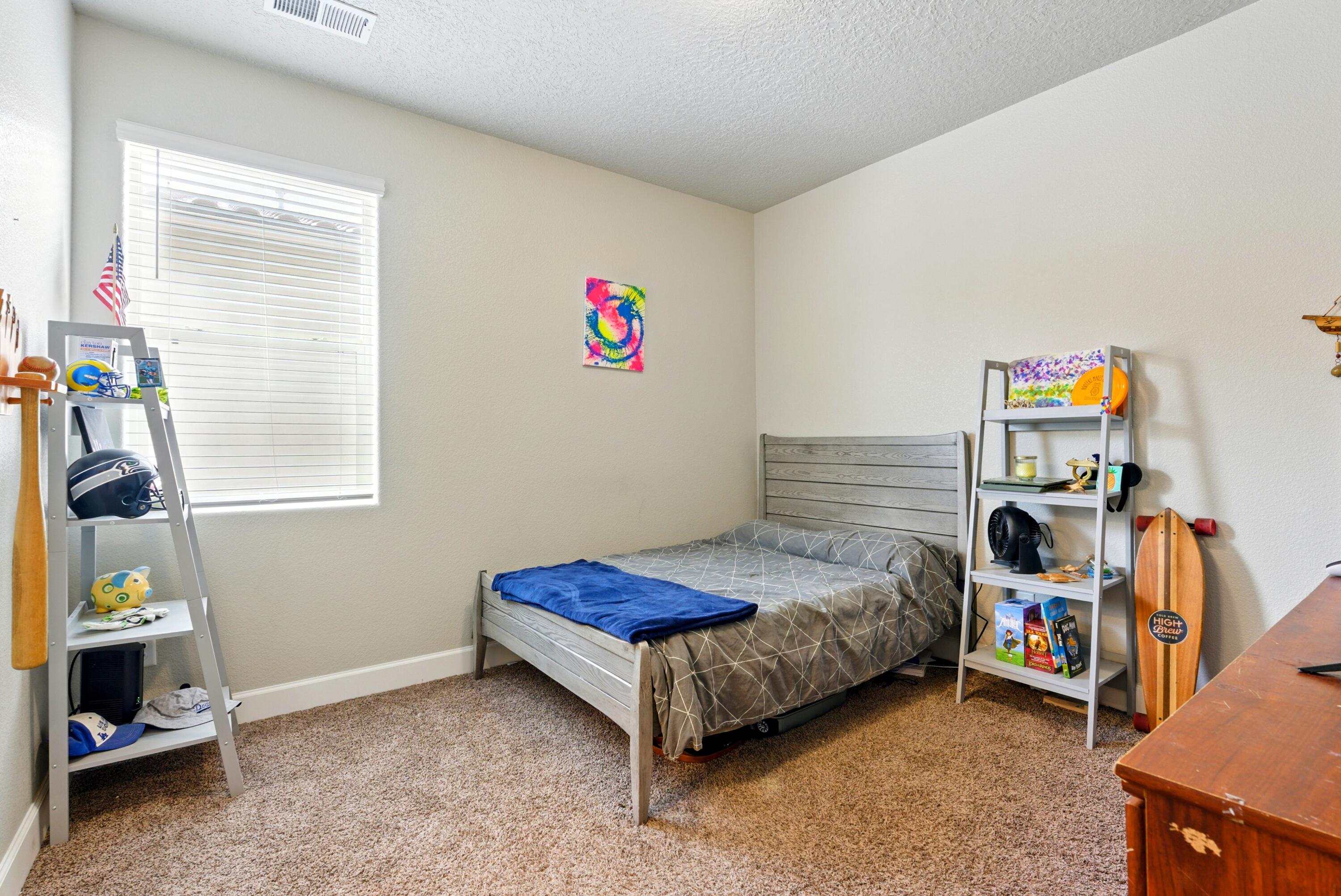 4529 SKYLINE Loop NE