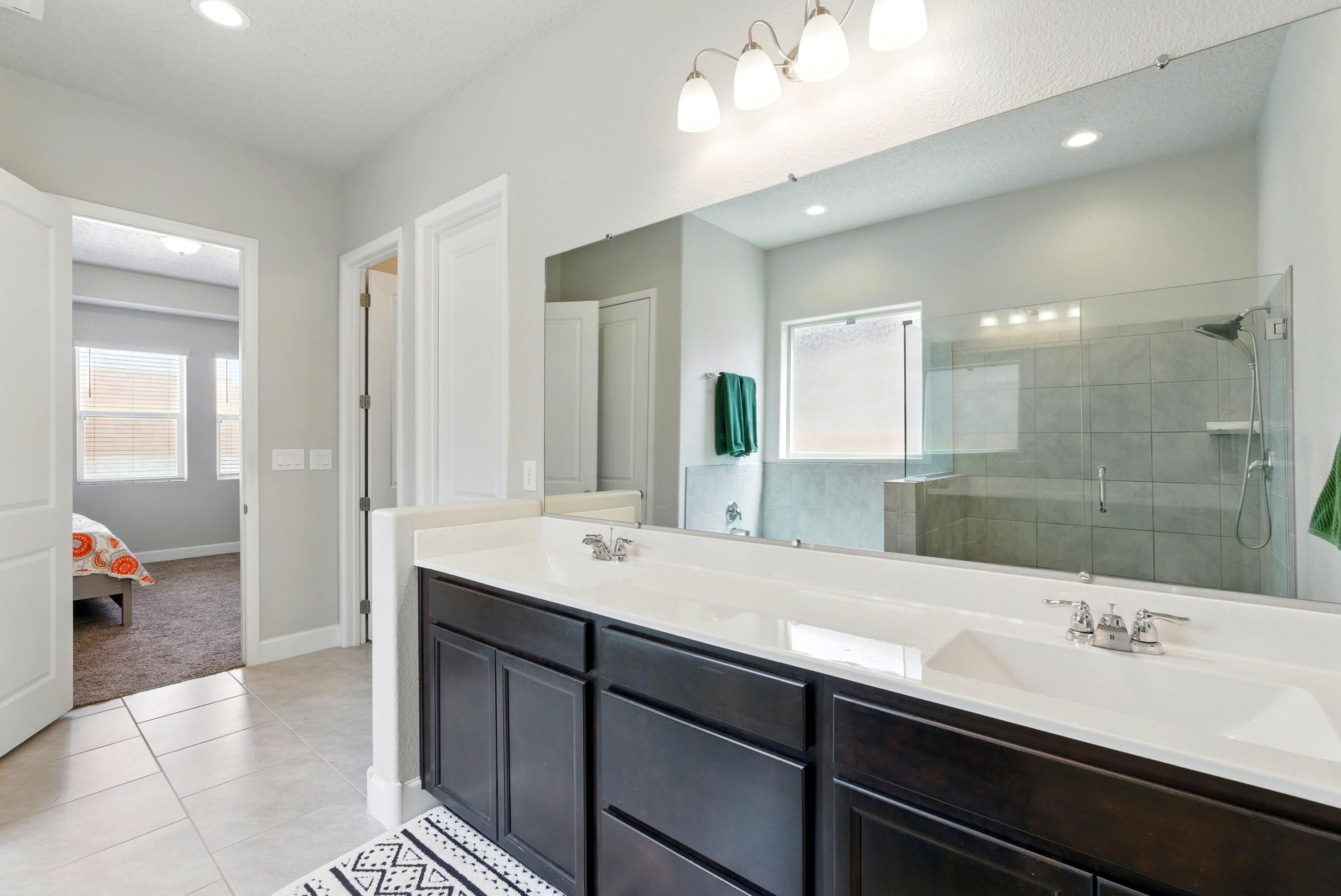 4529 SKYLINE Loop NE