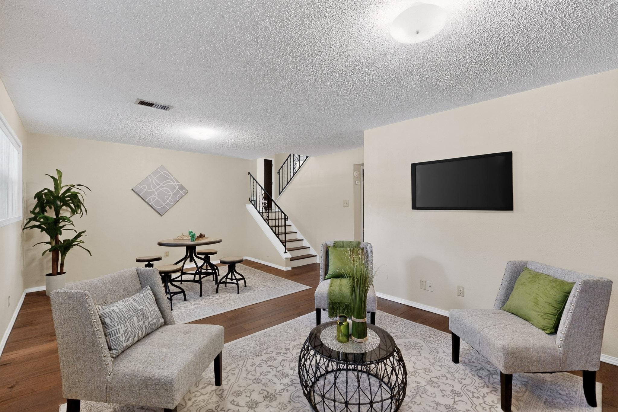 12420 Apache Place NE