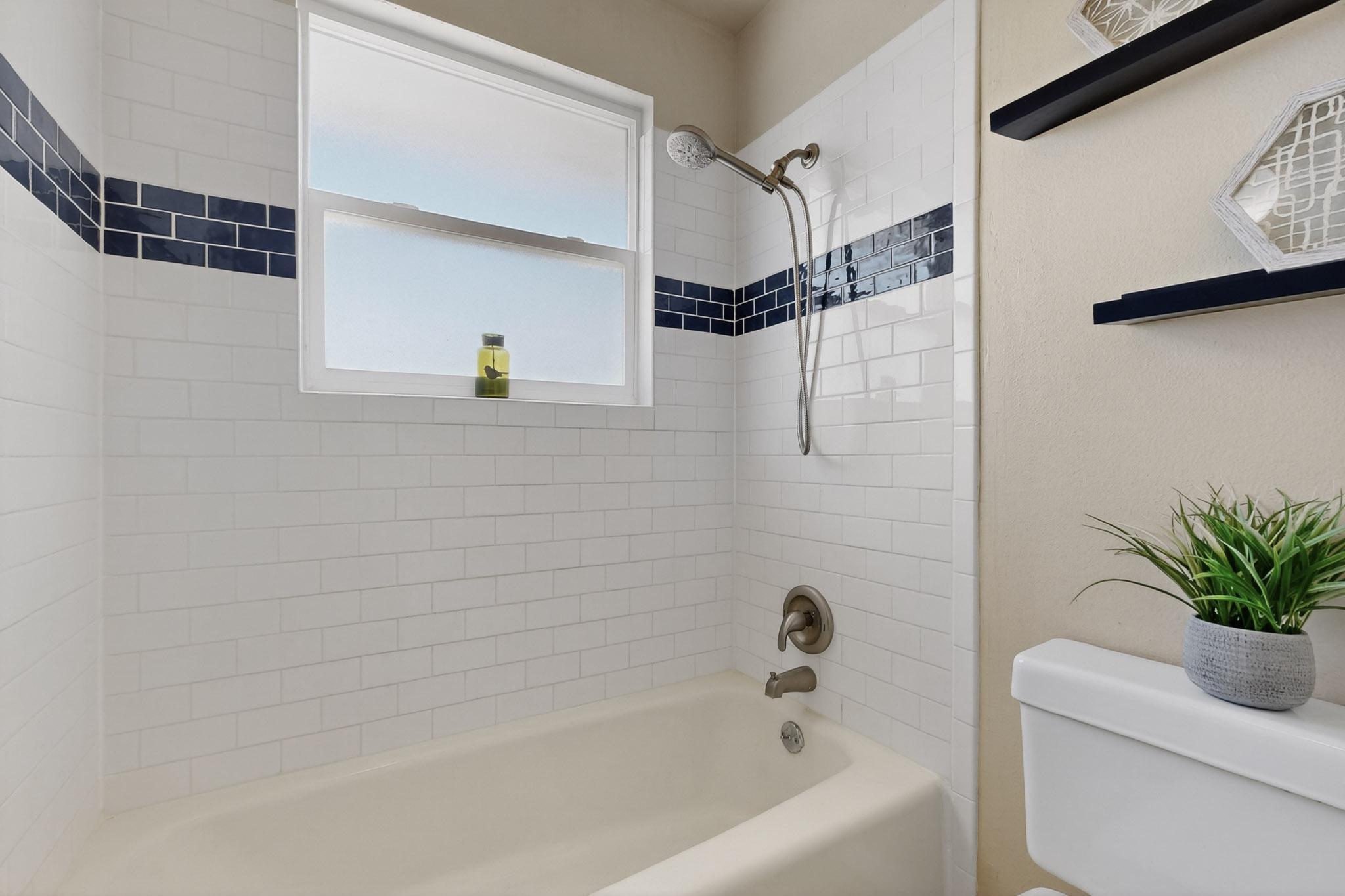 12420 Apache Place NE