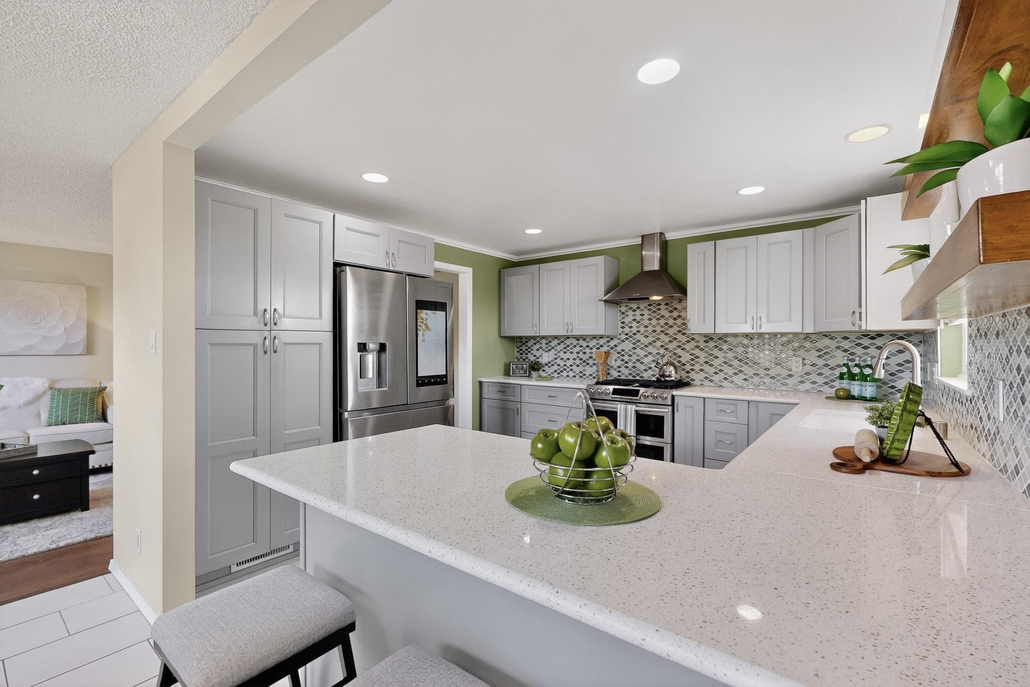 12420 Apache Place NE