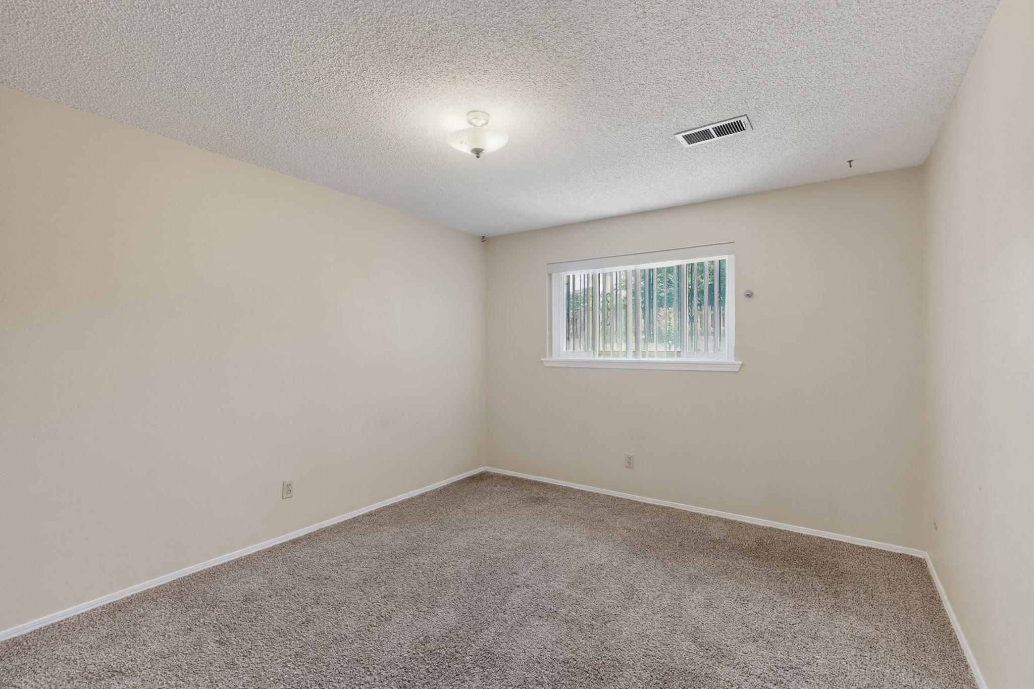 12420 Apache Place NE