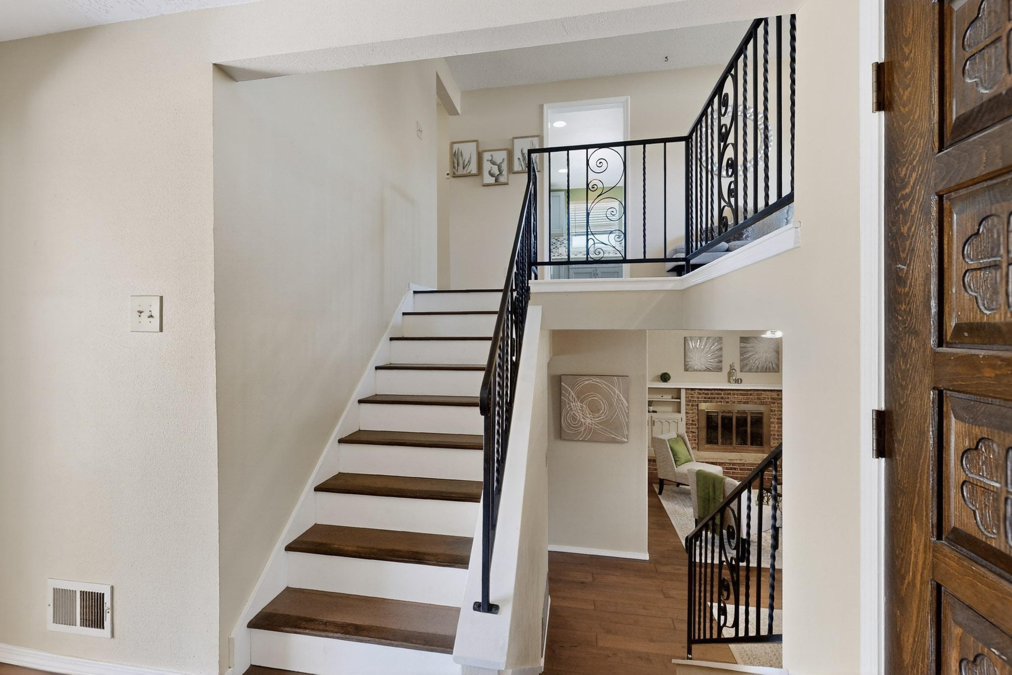 12420 Apache Place NE