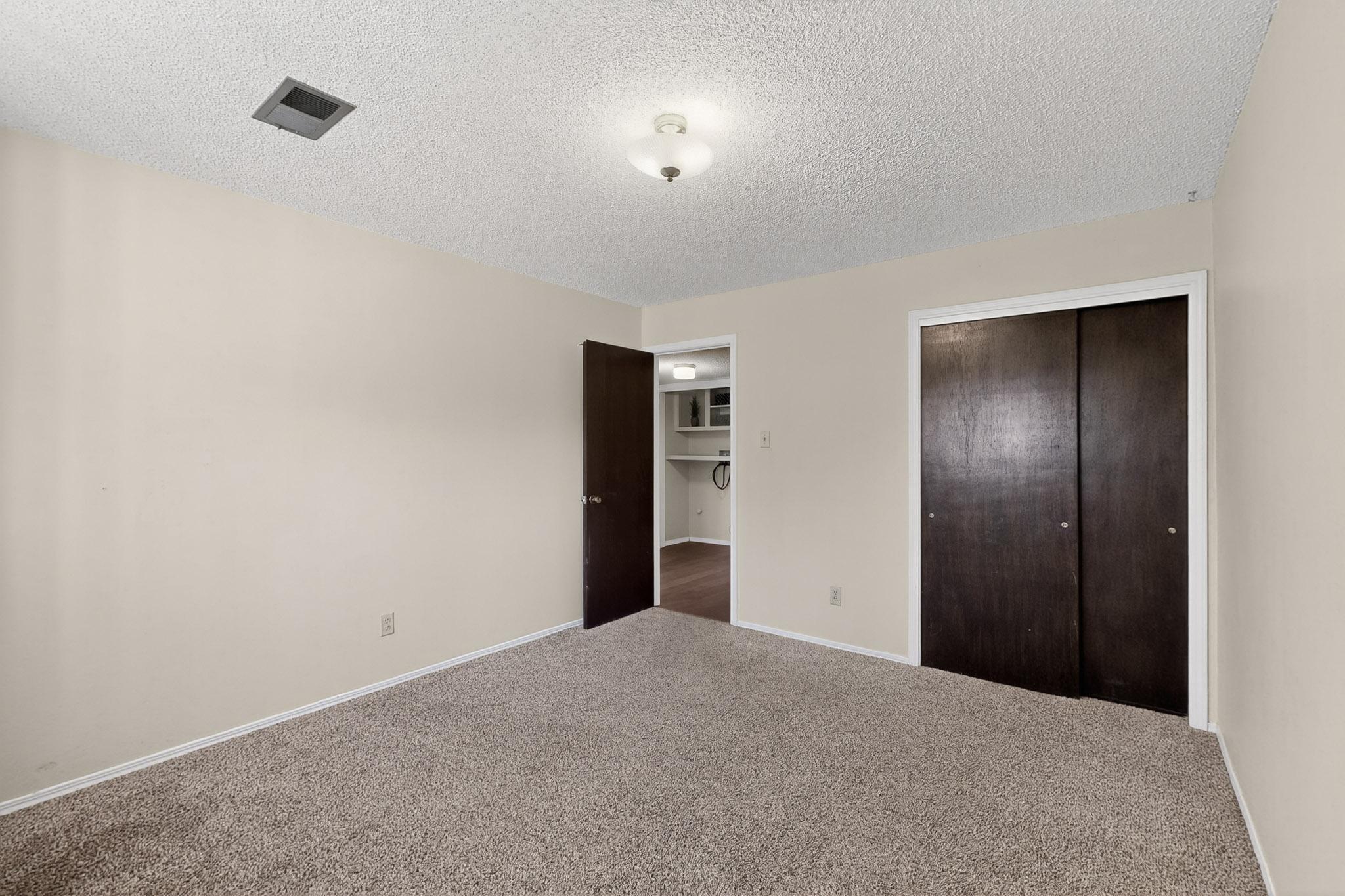 12420 Apache Place NE