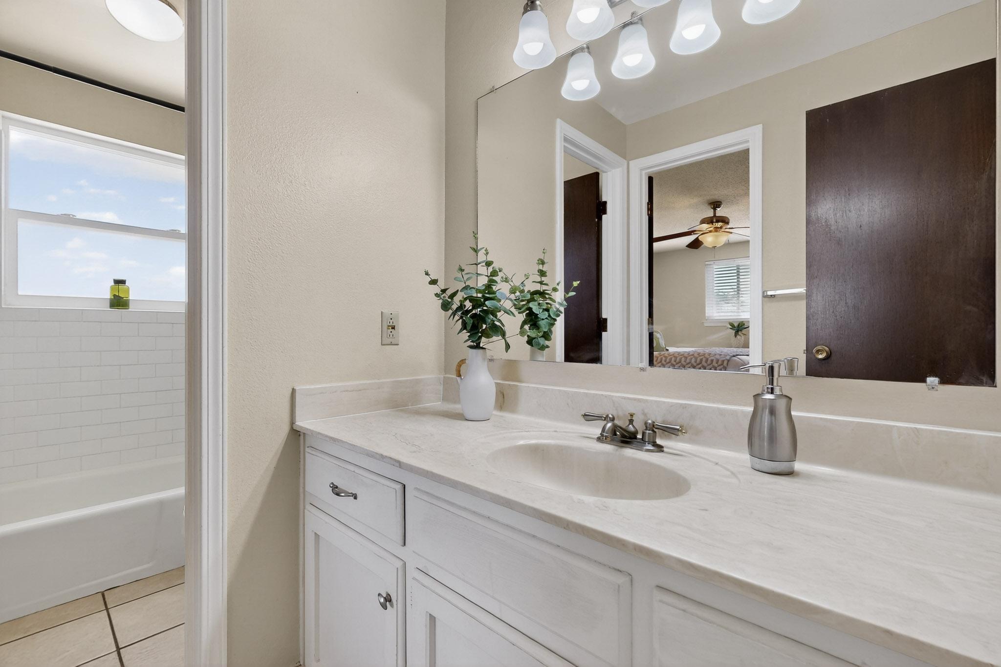 12420 Apache Place NE