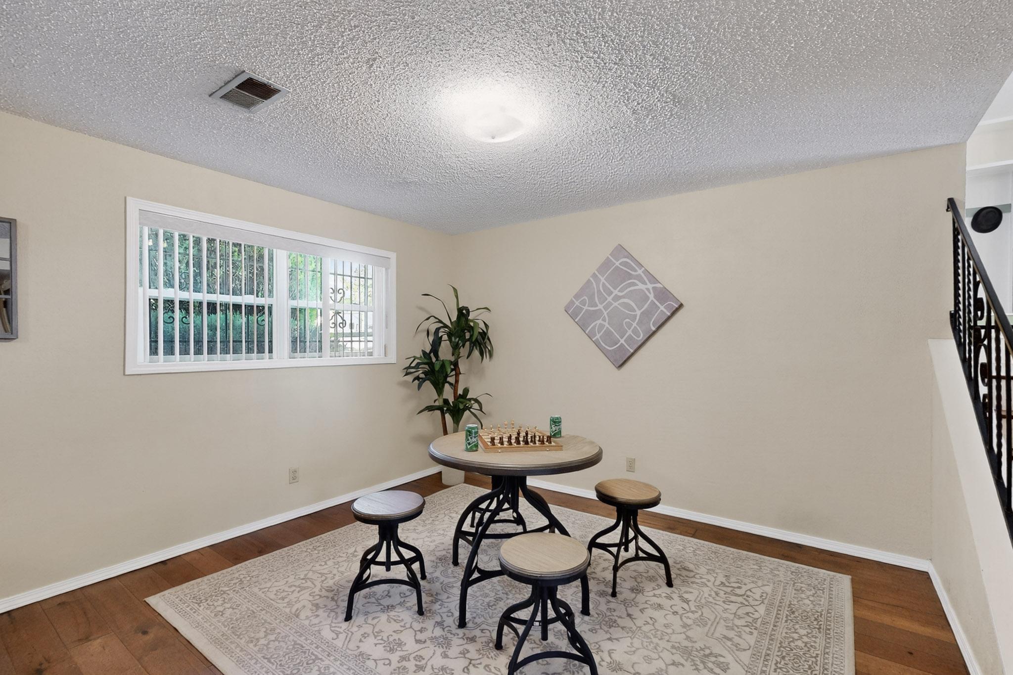 12420 Apache Place NE