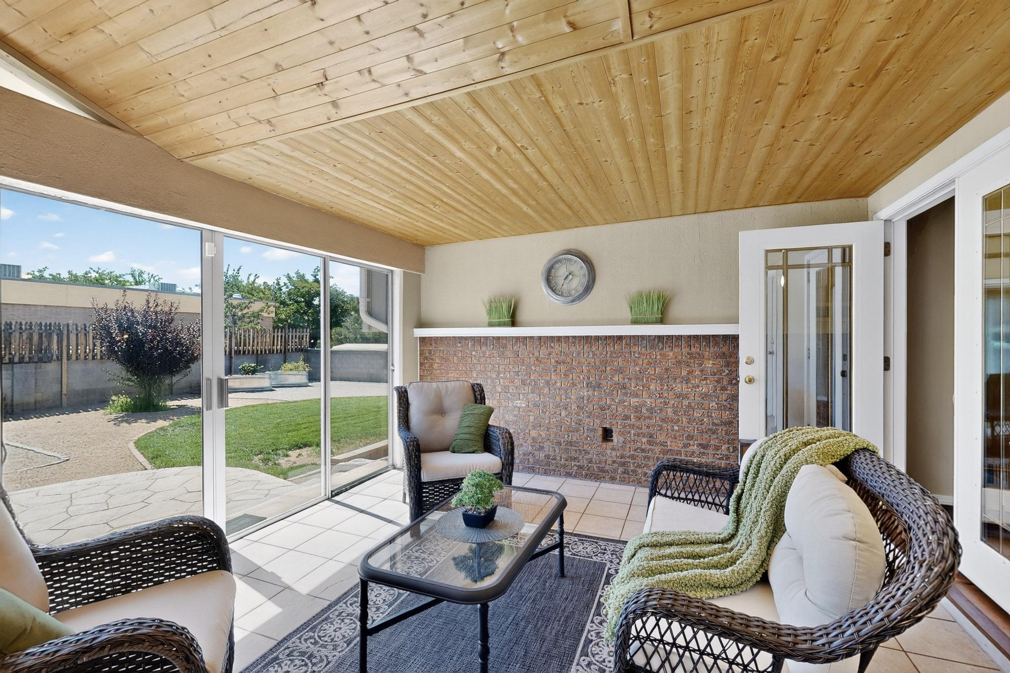 12420 Apache Place NE