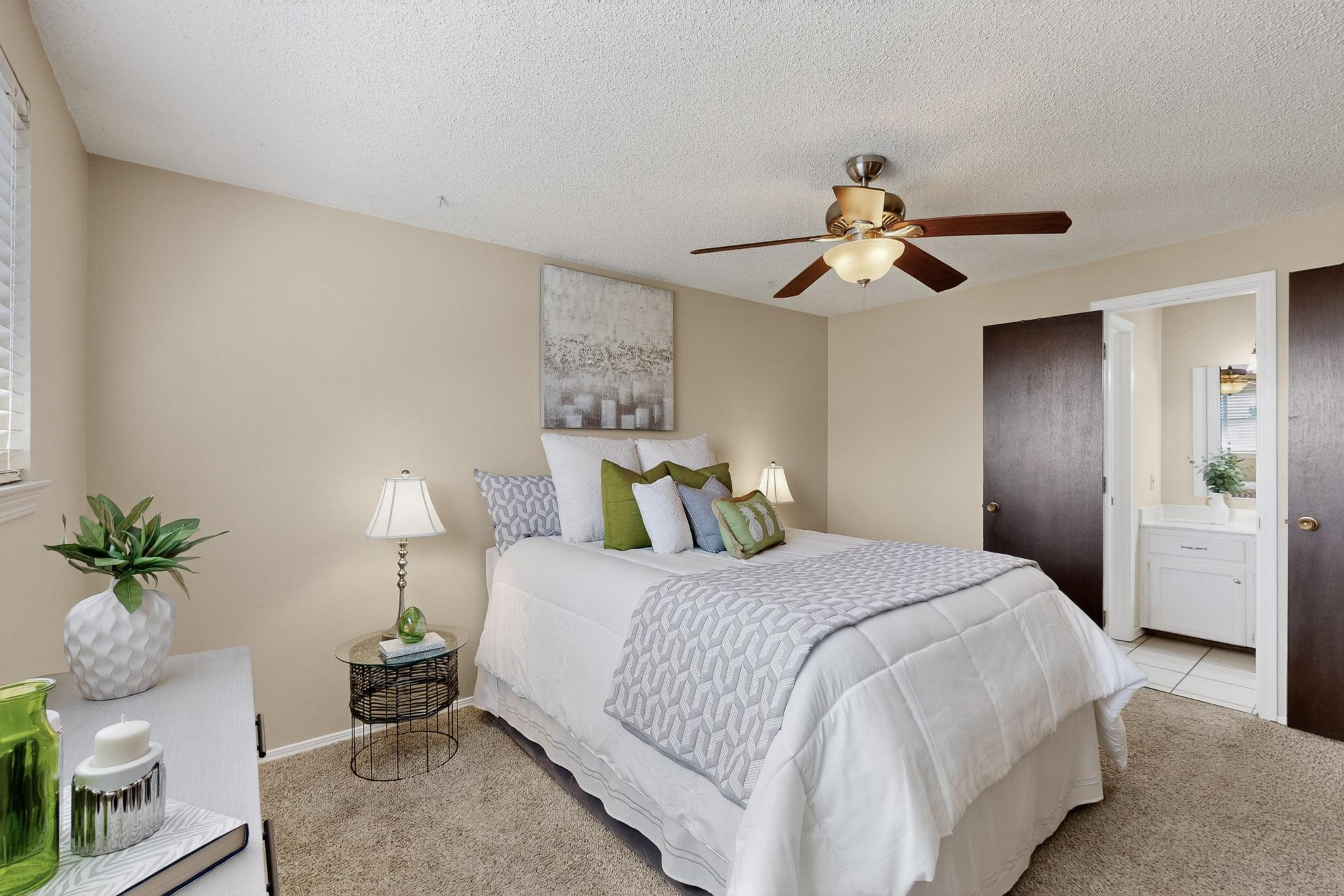 12420 Apache Place NE